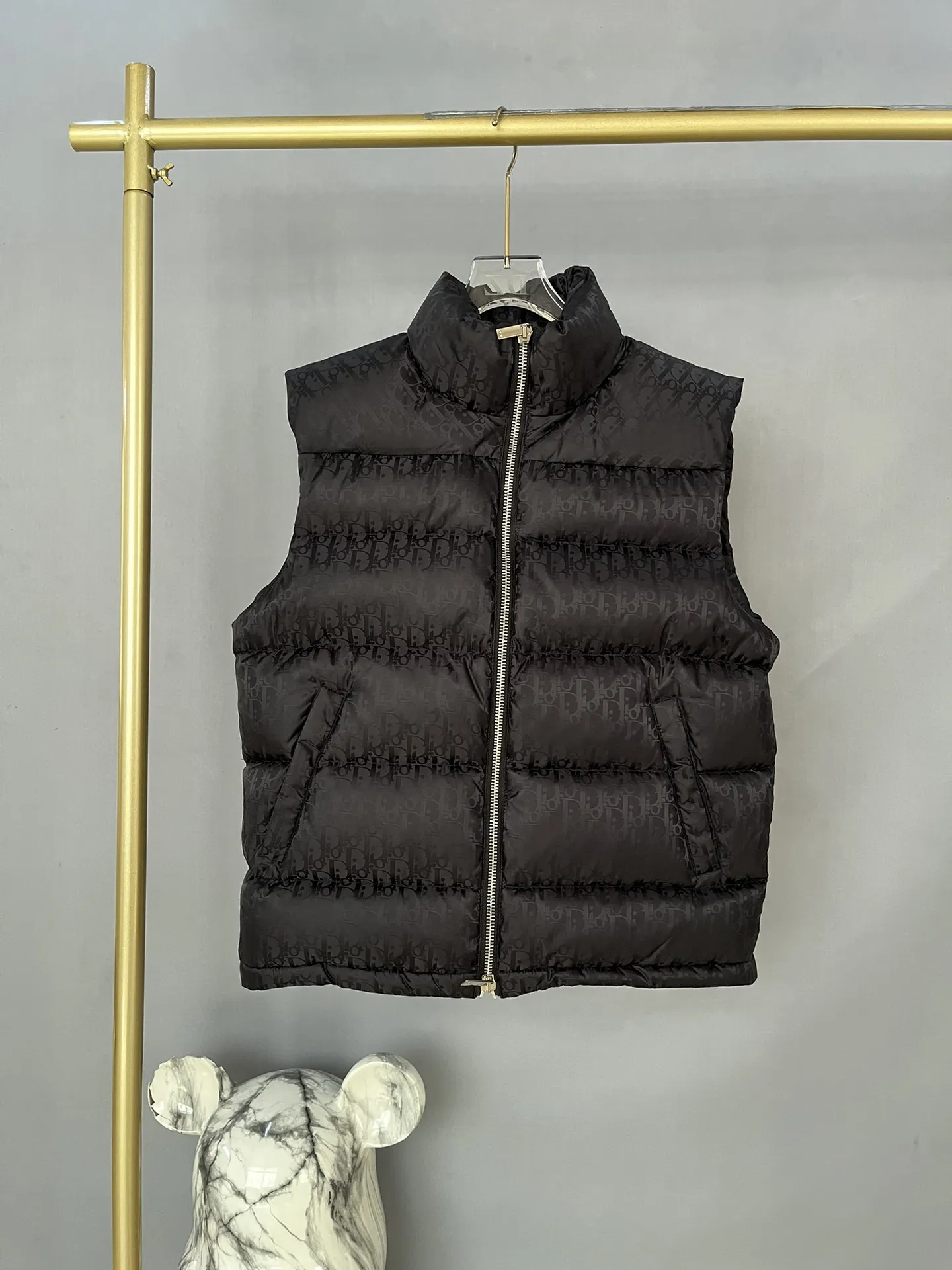 Dior シルバー ダークエンボスダウンベスト - 画像 (4)