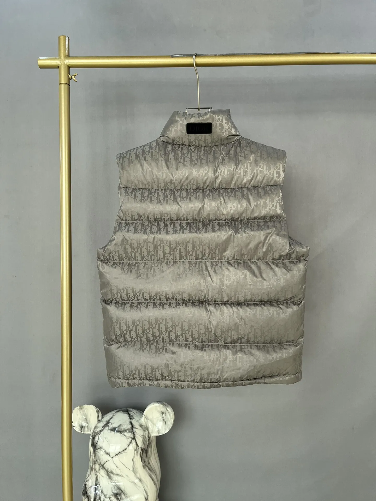 Dior シルバー ダークエンボスダウンベスト - 画像 (6)