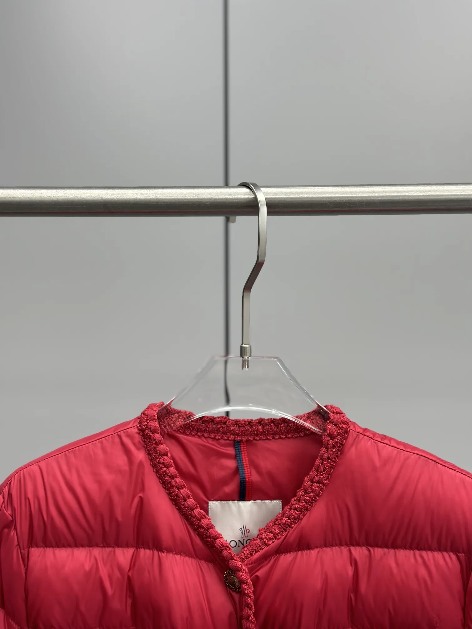 Moncler ARISTEO レディースダウンジャケット 赤 - 画像 (4)