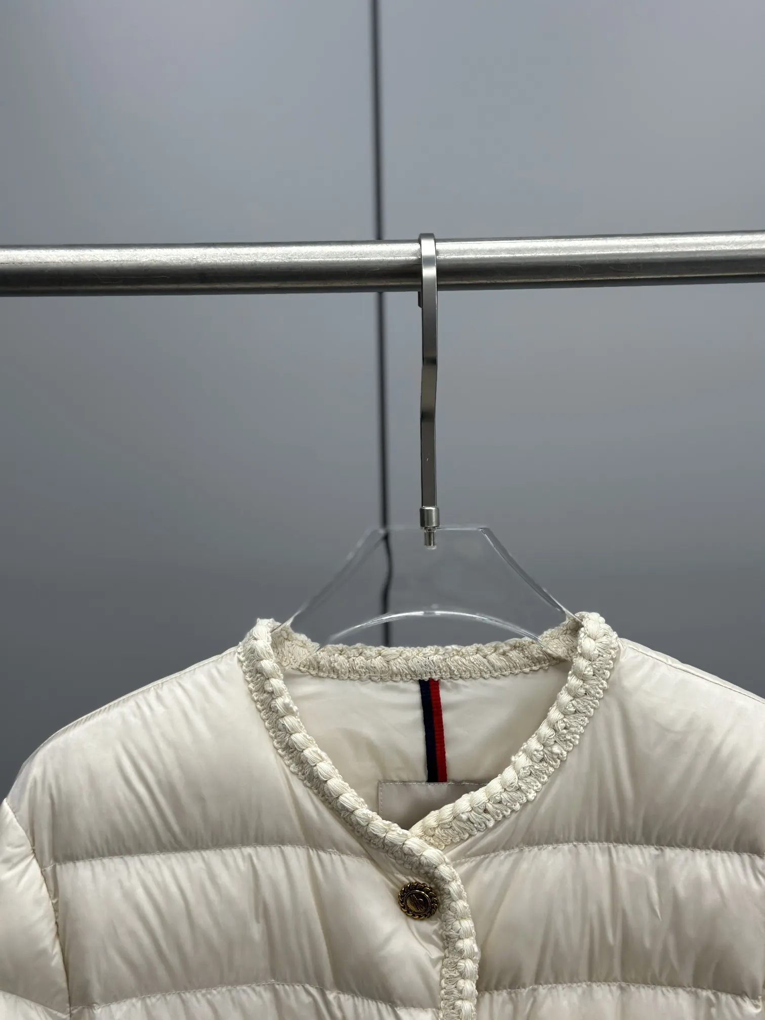 Moncler ARISTEO 女性軽量ダウンジャケット クリーム色 - 画像 (4)