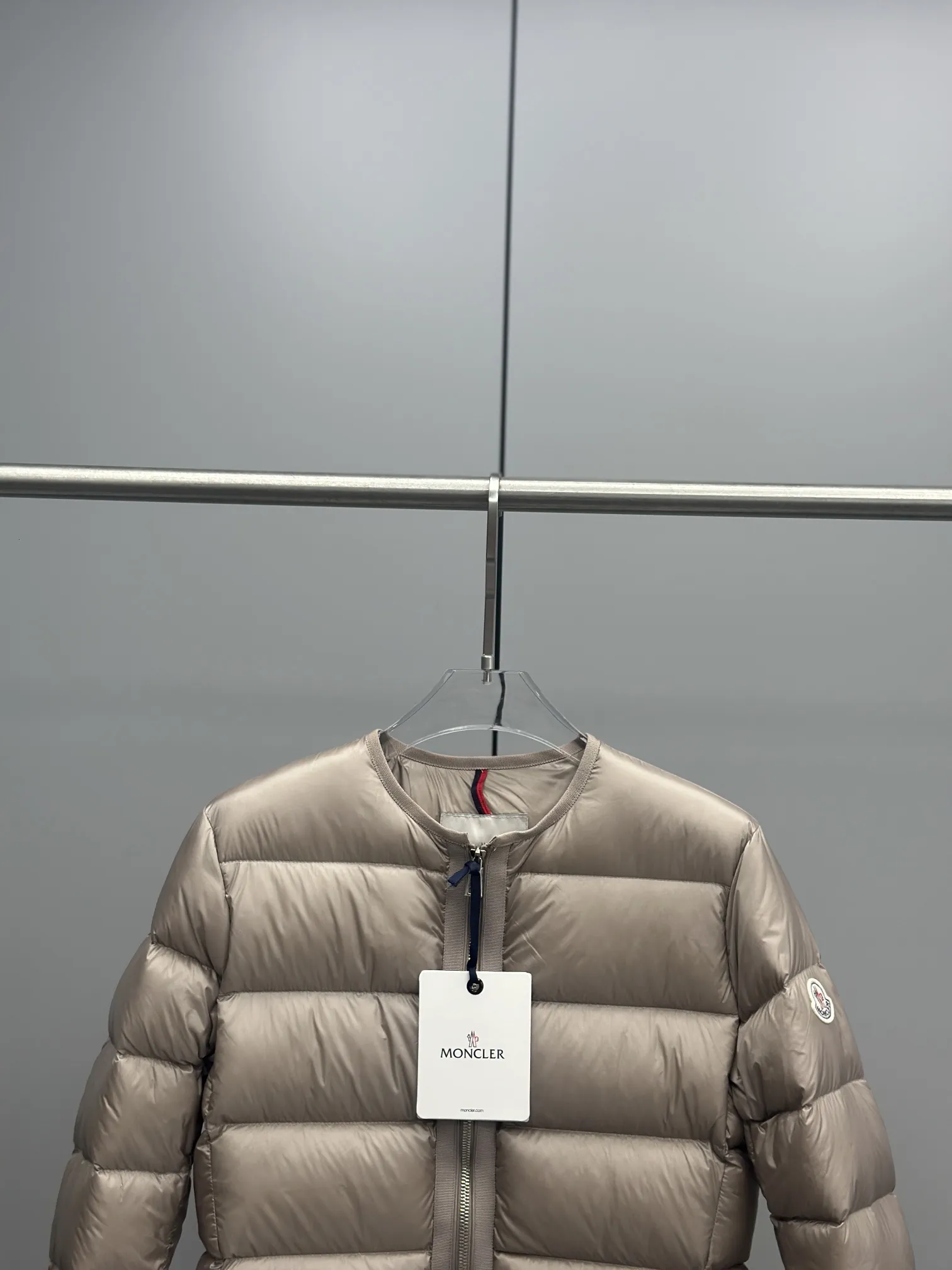 Moncler Monc1er Laurine ダウンジャケット 黒・カーキ・ピンク - 画像 (3)