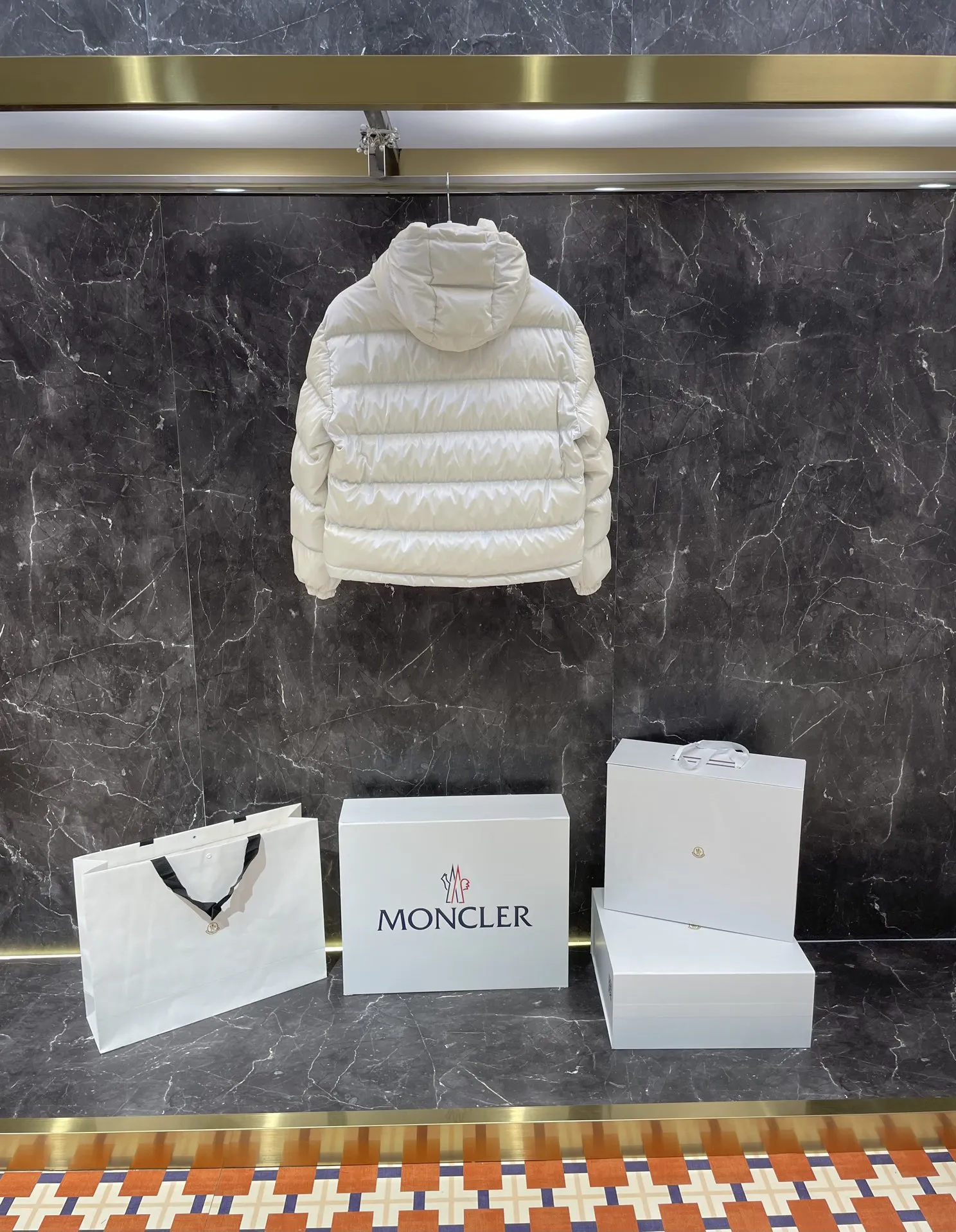 Moncler ダウンジャケット - 画像 (3)