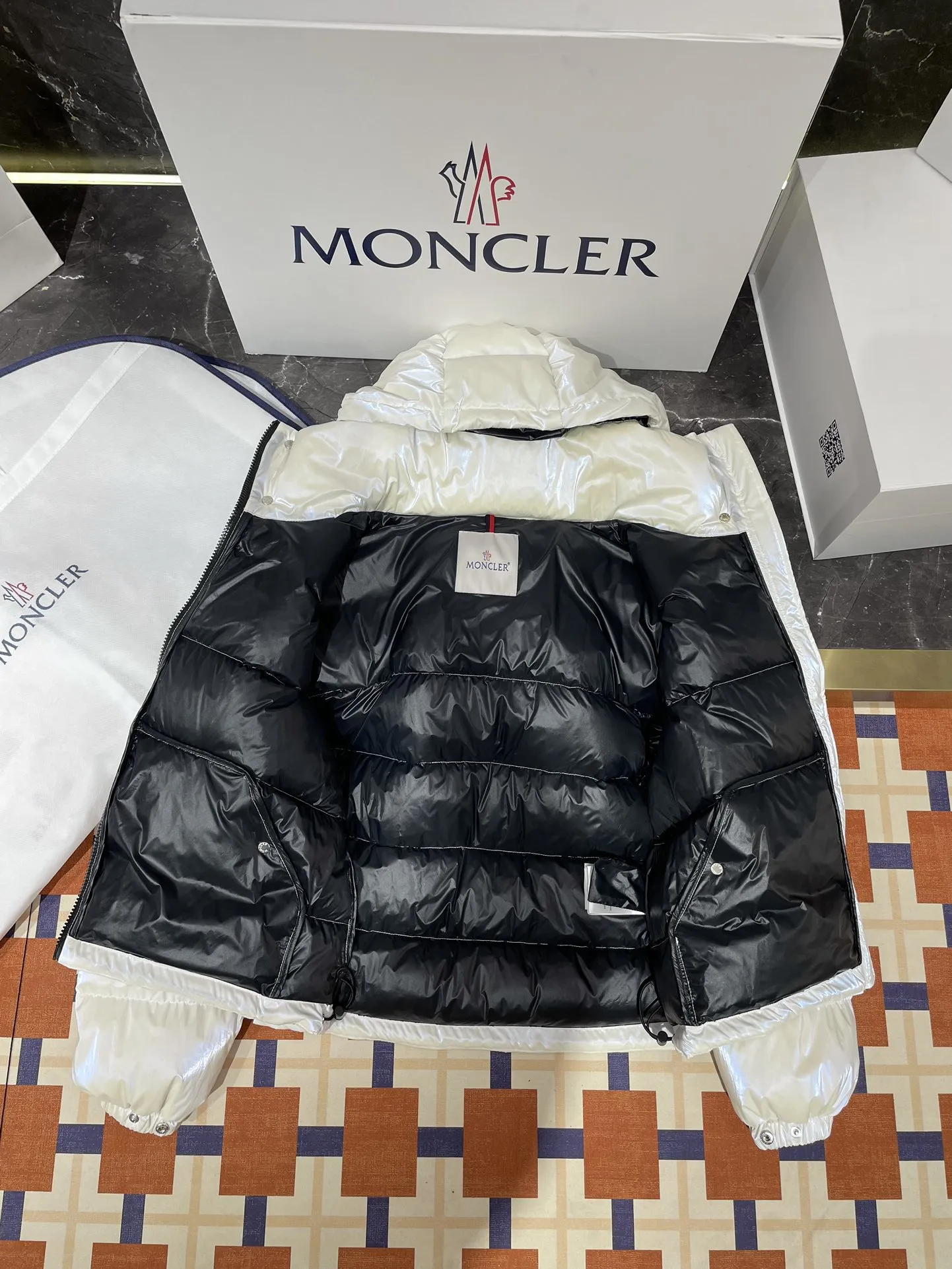 Moncler ダウンジャケット - 画像 (8)
