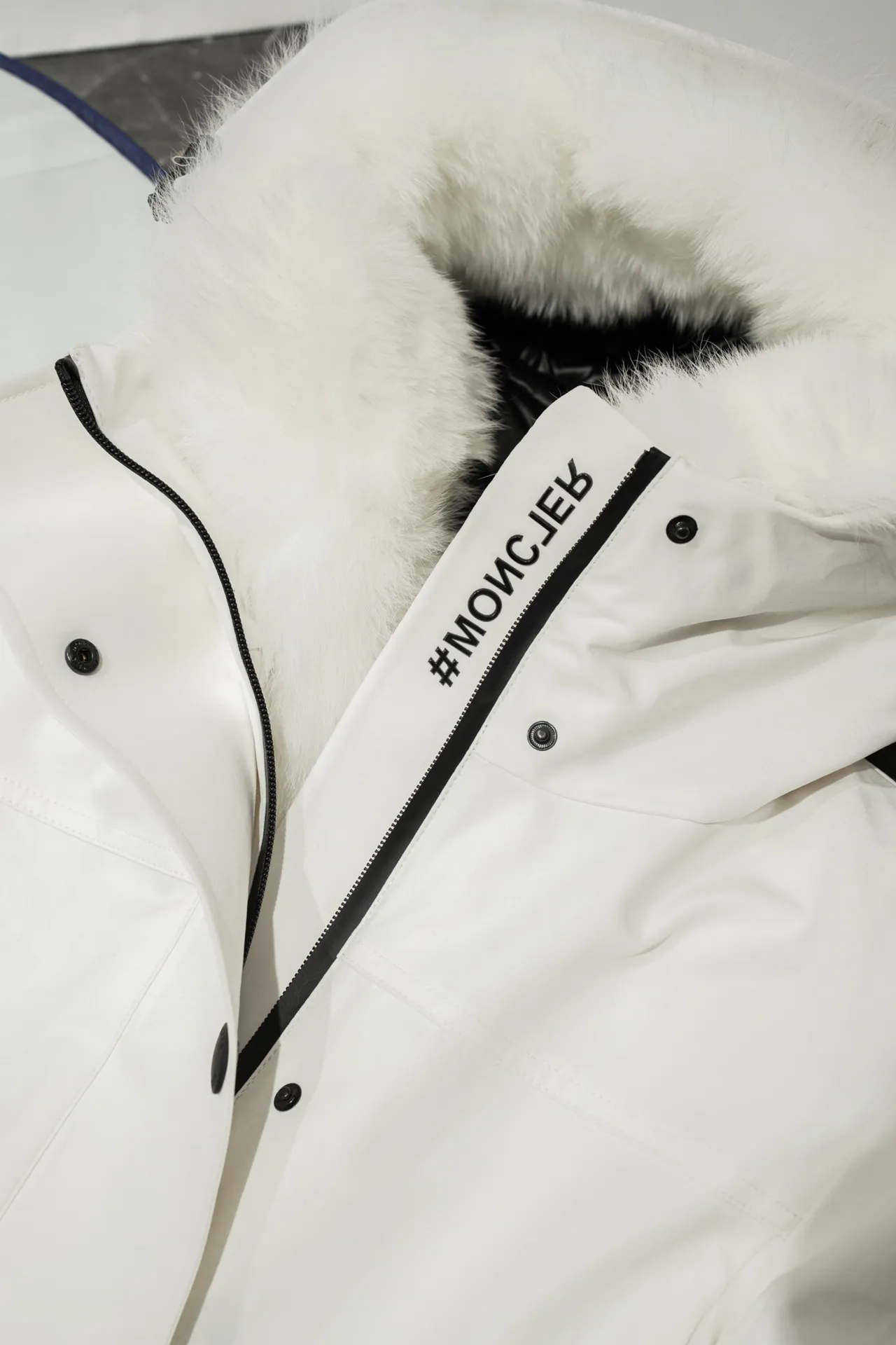 Moncler 白 狐の毛糸ダウン重工業スキーウェア - 画像 (8)