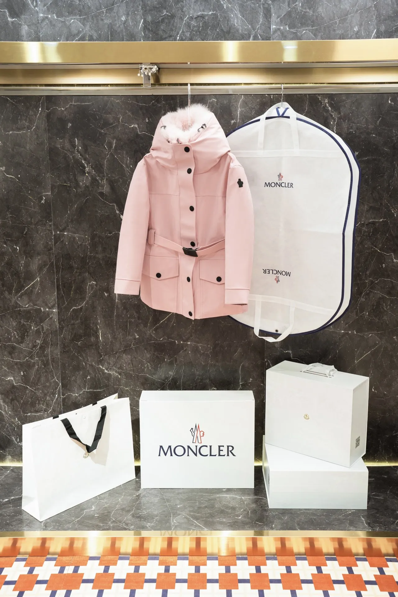 Moncler ピンク狐の毛糸ダウン重工業スキーウェア