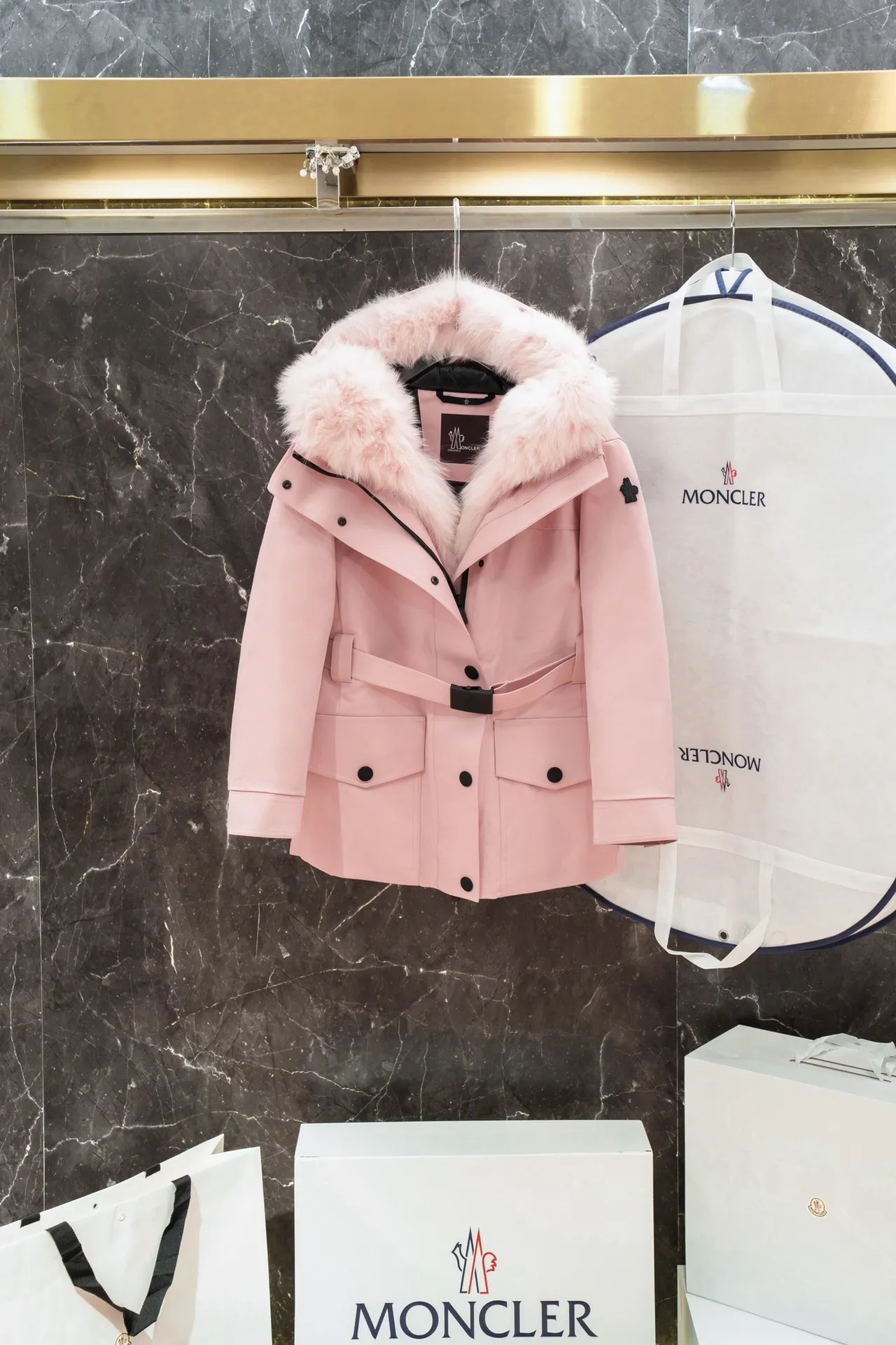 Moncler ピンク狐の毛糸ダウン重工業スキーウェア - 画像 (3)