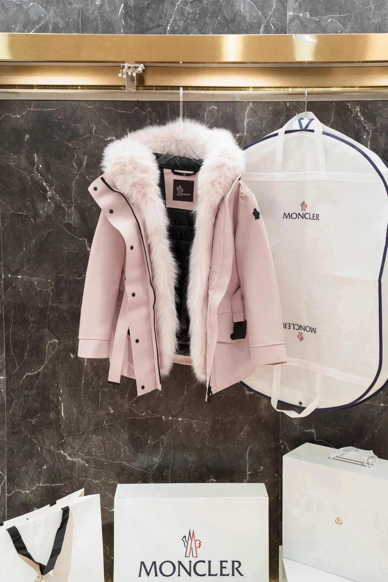 Moncler ピンク狐の毛糸ダウン重工業スキーウェア - 画像 (4)