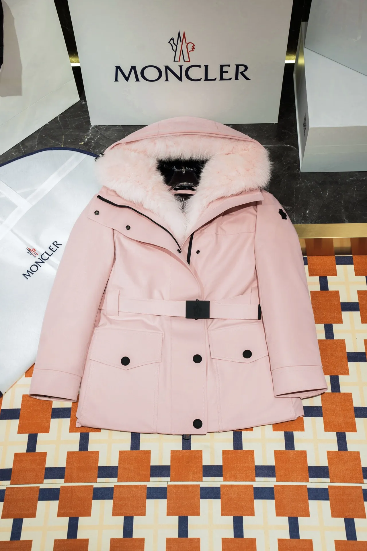 Moncler ピンク狐の毛糸ダウン重工業スキーウェア - 画像 (7)