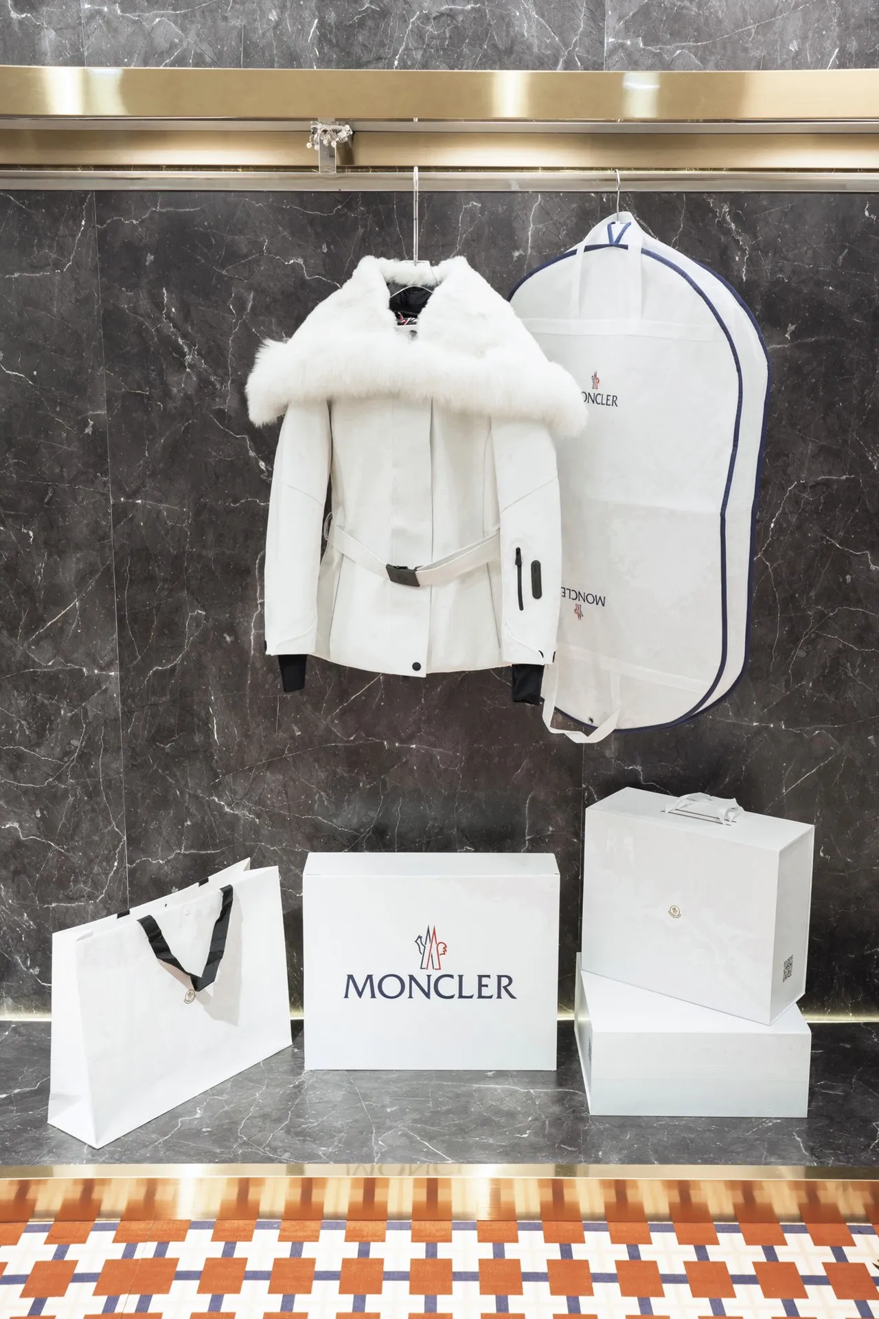 Moncler 白いショールスタイルスキージャケット