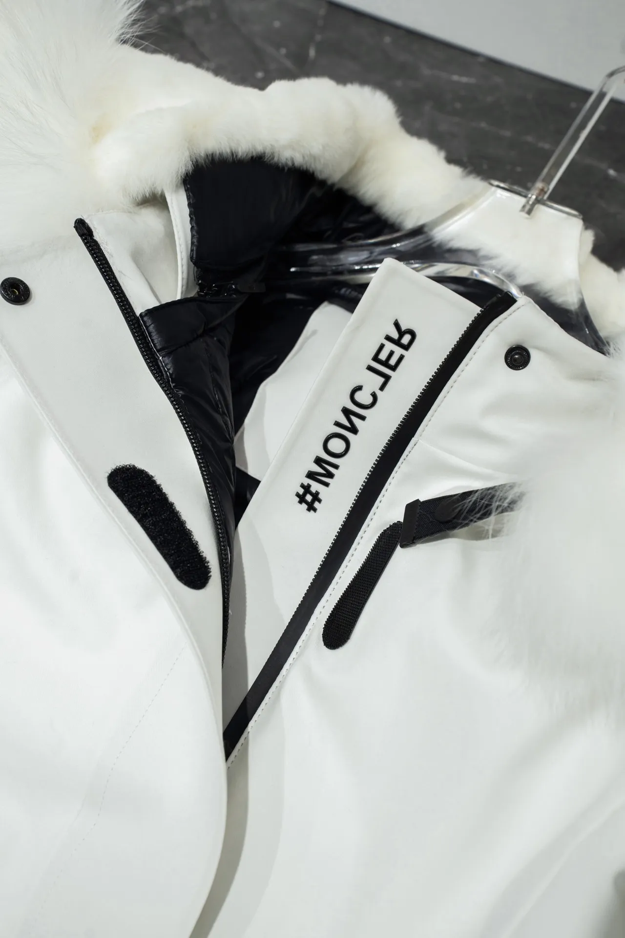 Moncler 白いショールスタイルスキージャケット - 画像 (7)