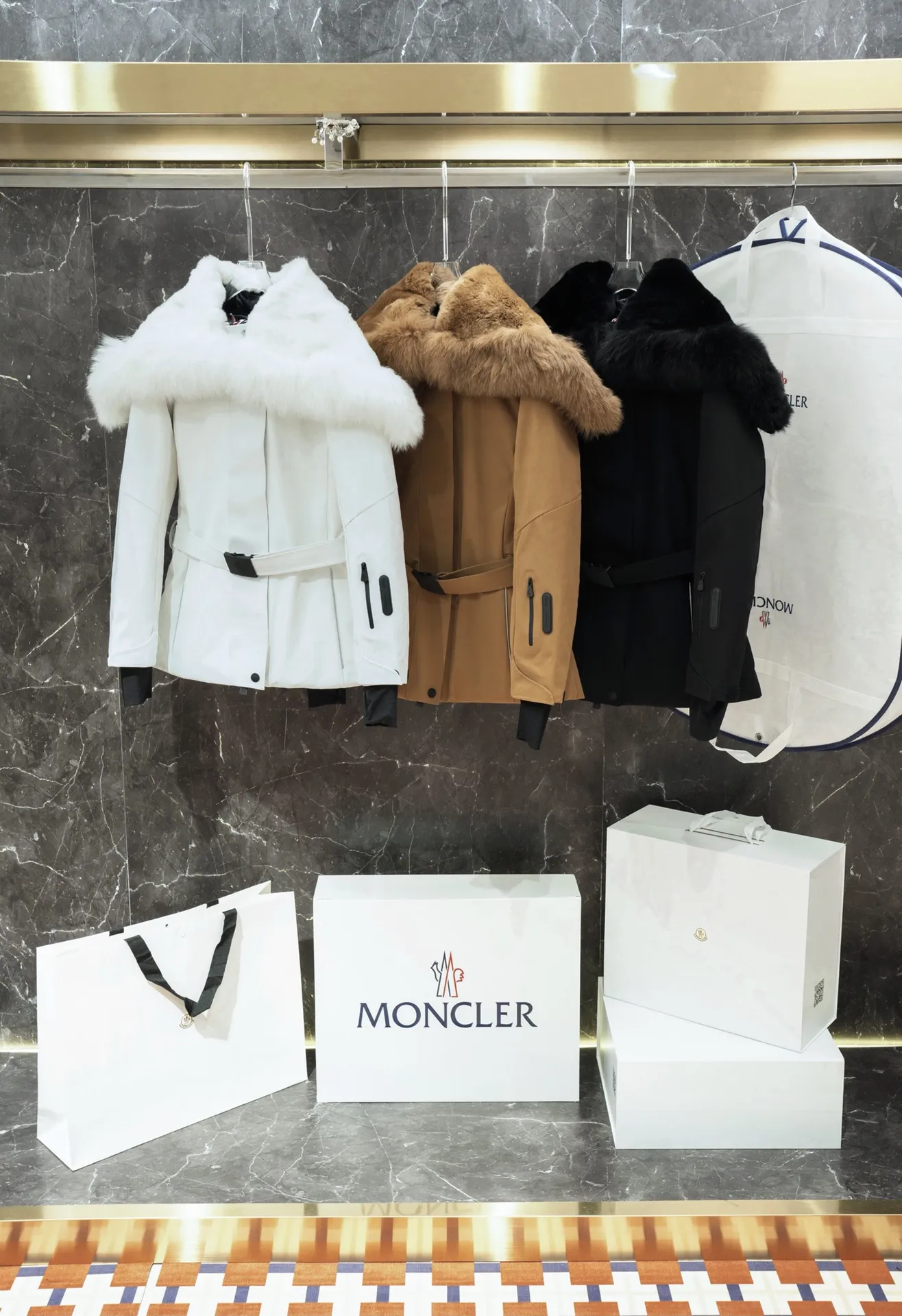 Moncler 白いショールスタイルスキージャケット - 画像 (10)