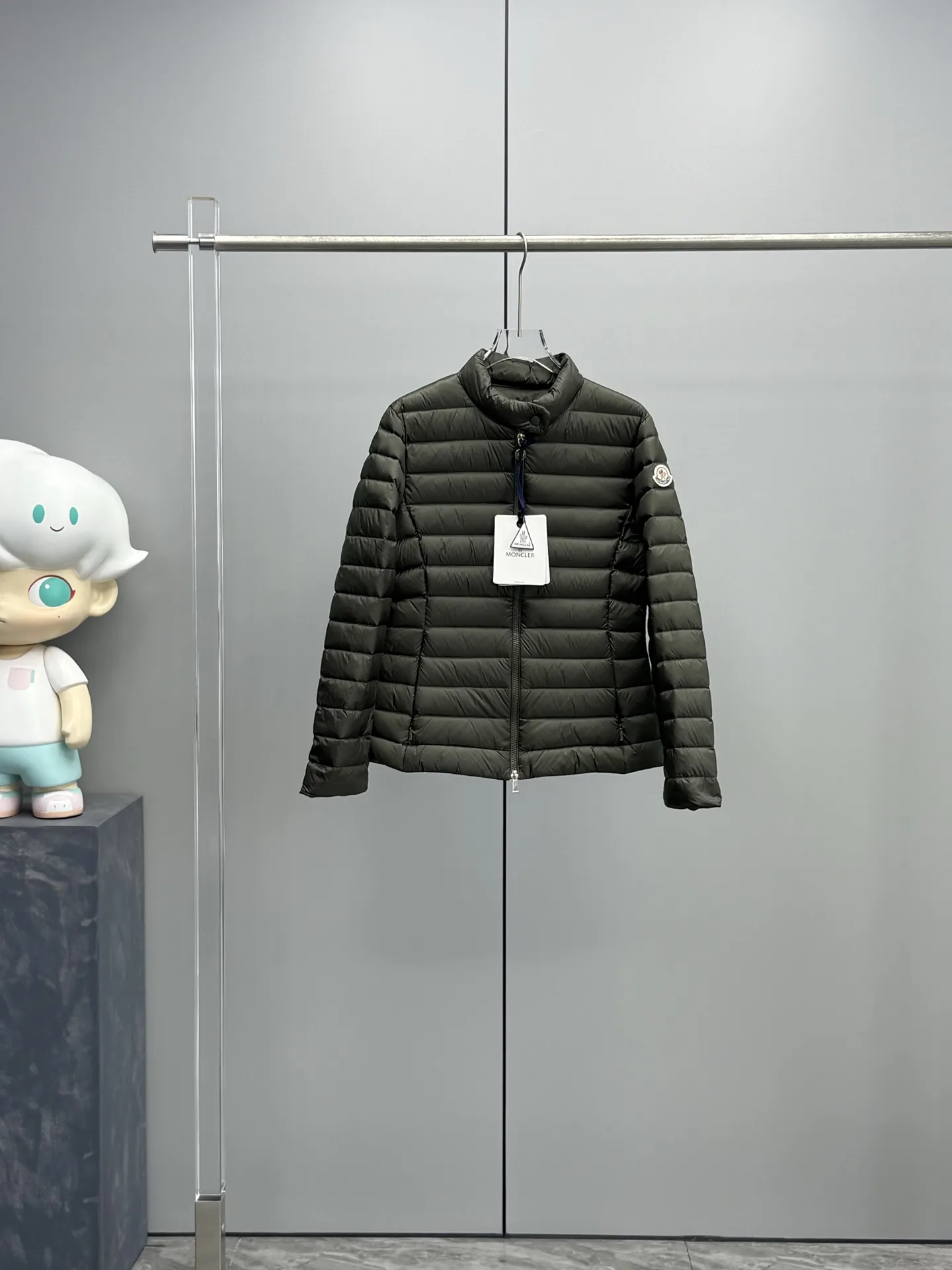 Moncler 軍緑色 ダウンジャケット