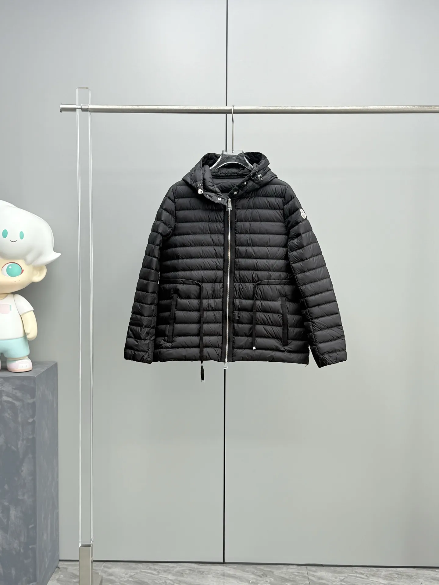 モンクレール ライエ フード付きダウンジャケット ブラック