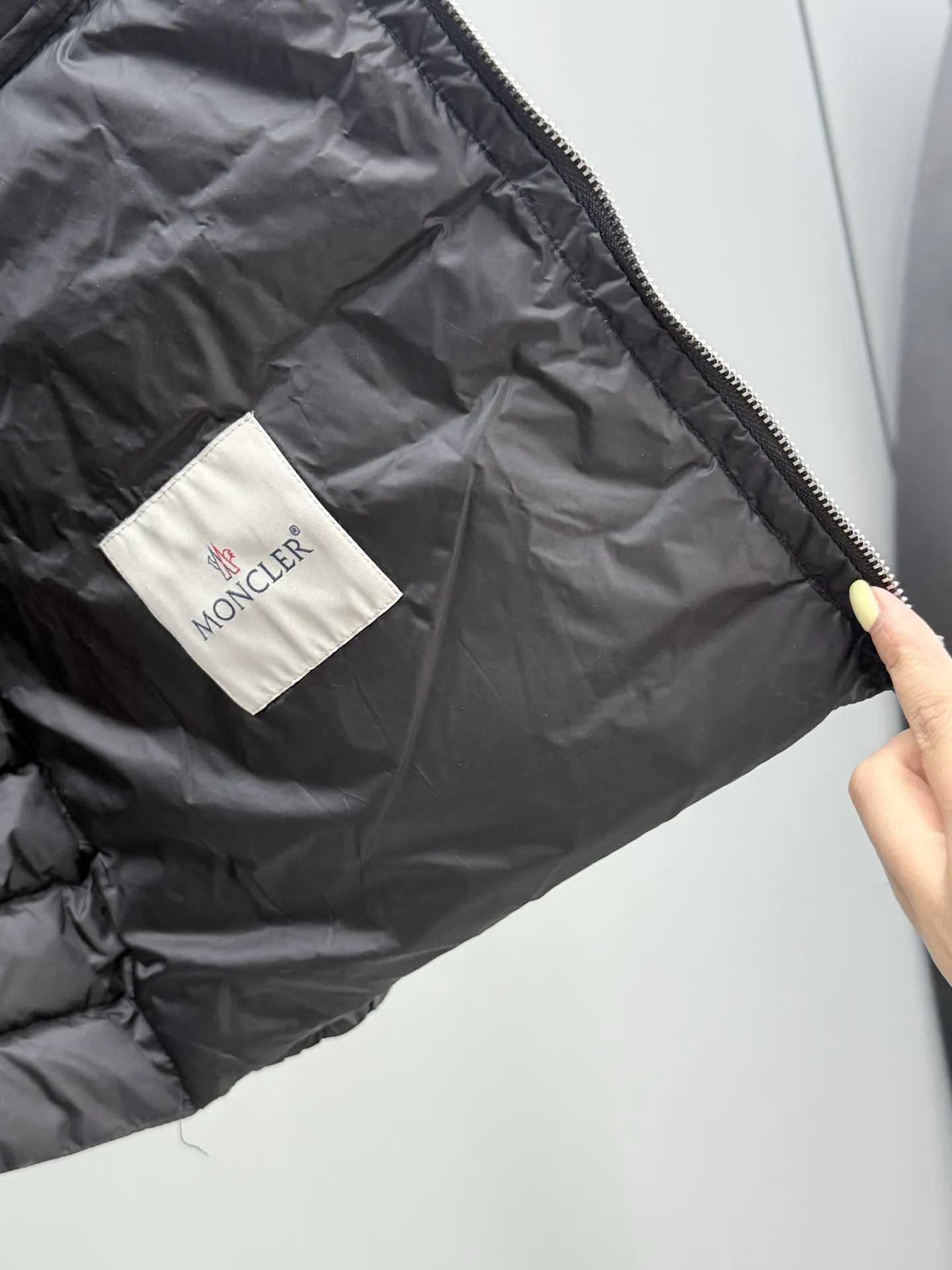 モンクレール ライエ フード付きダウンジャケット ブラック - 画像 (9)