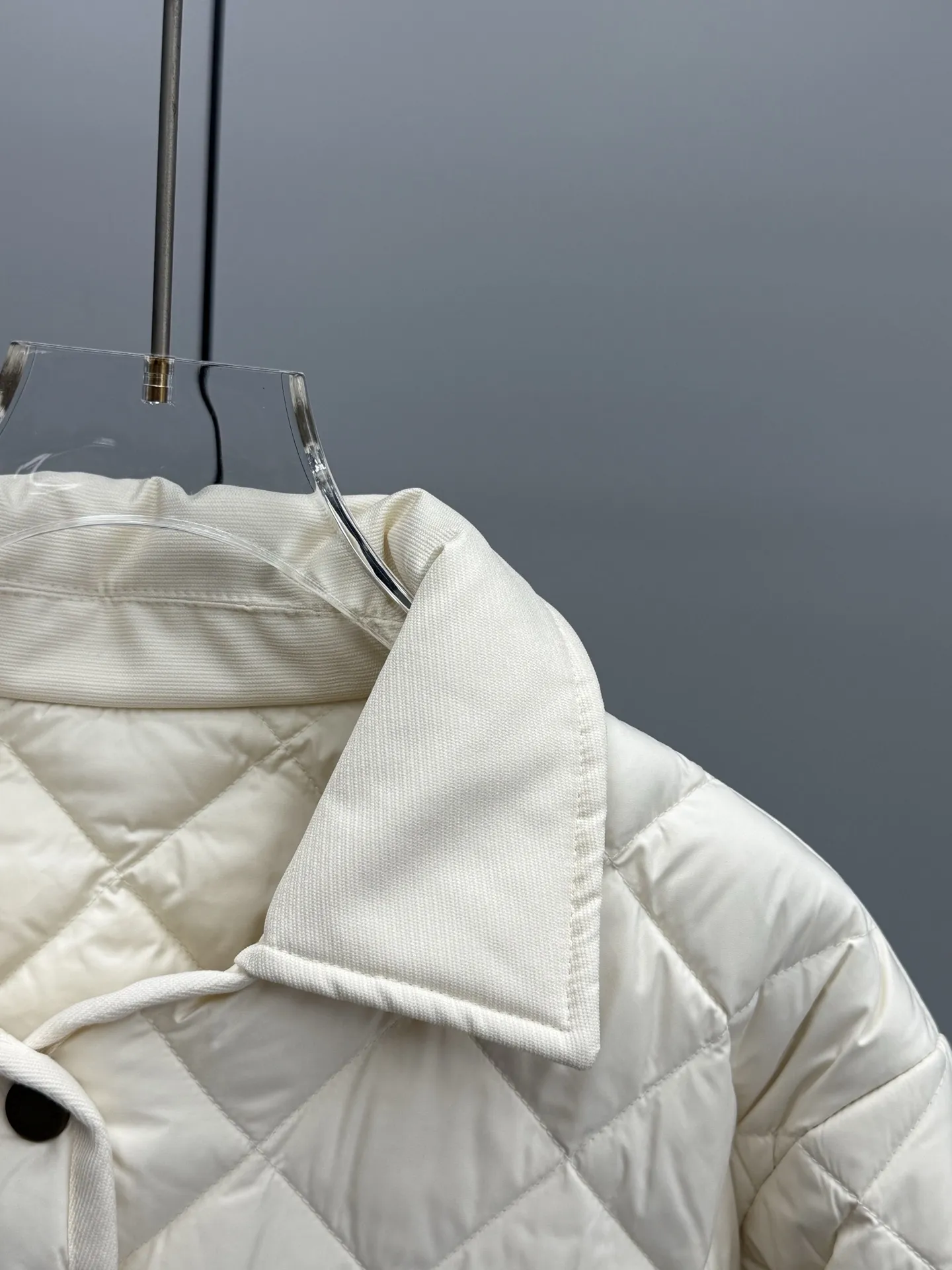 Moncler ひし形キルティングダウンジャケットベージュ - 画像 (4)