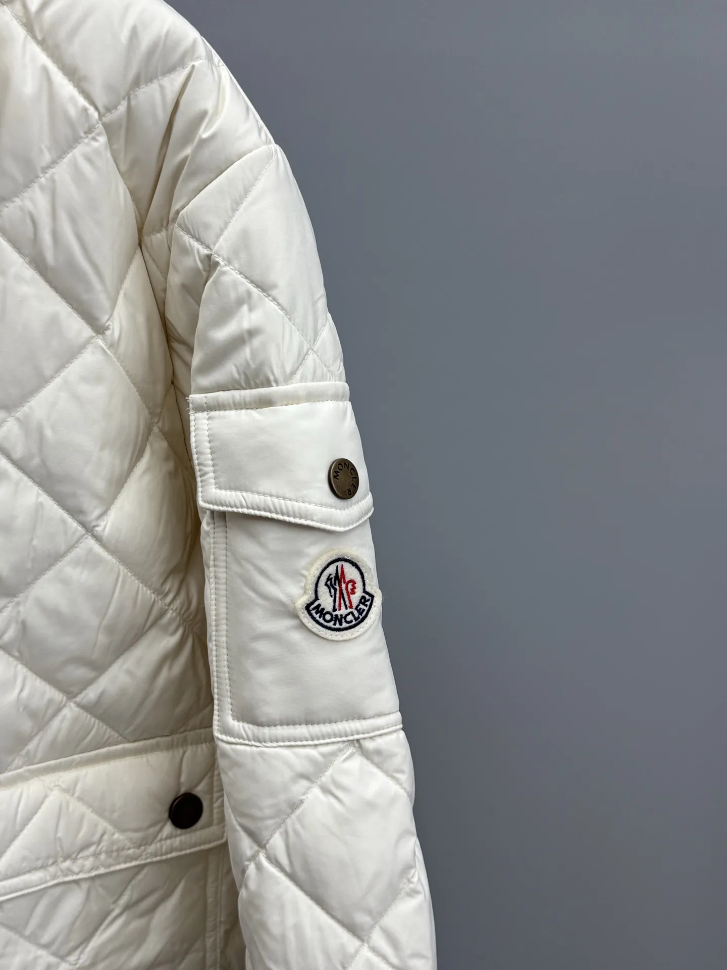 Moncler ひし形キルティングダウンジャケットベージュ - 画像 (5)