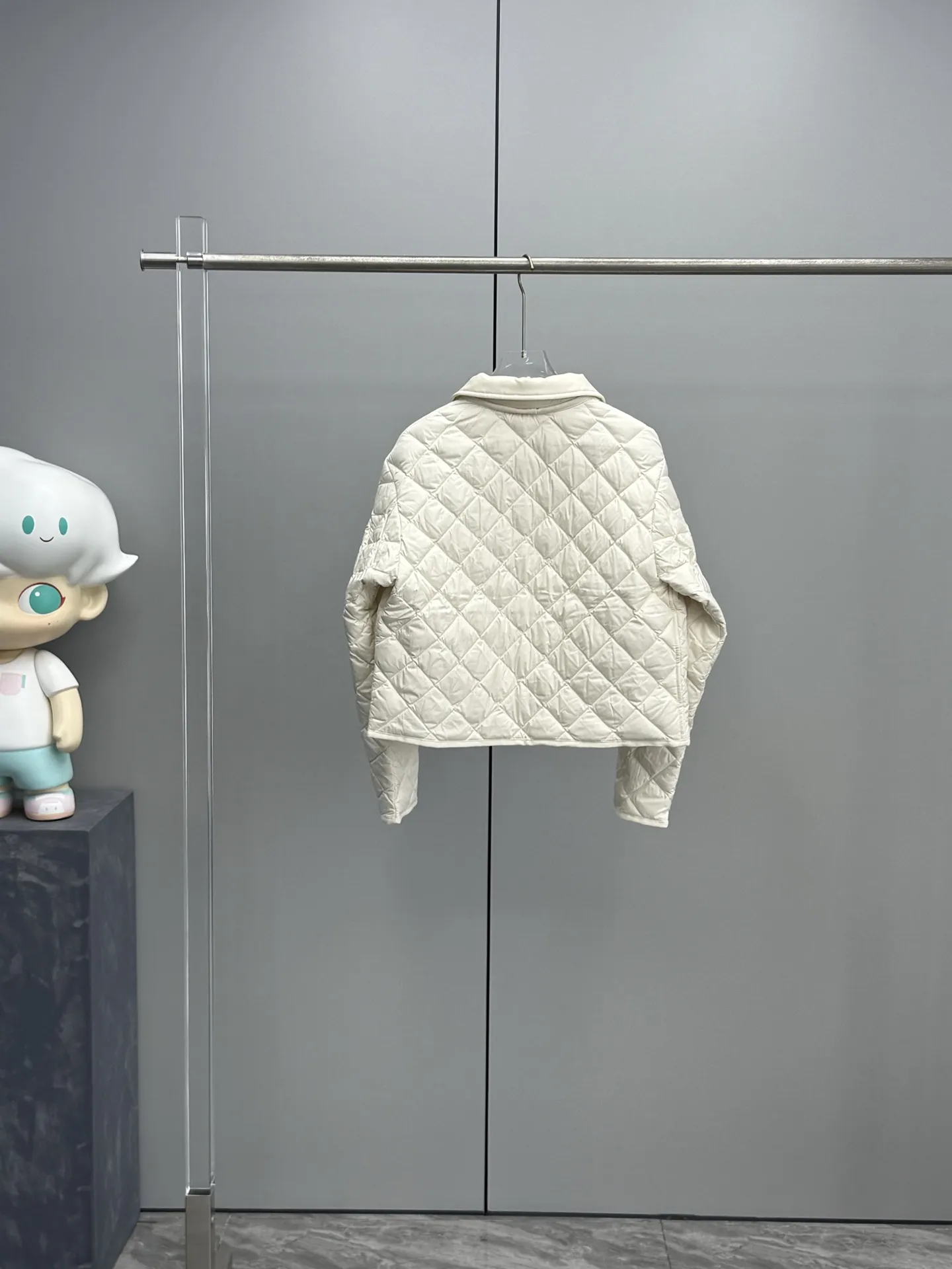 Moncler ひし形キルティングダウンジャケットベージュ - 画像 (10)