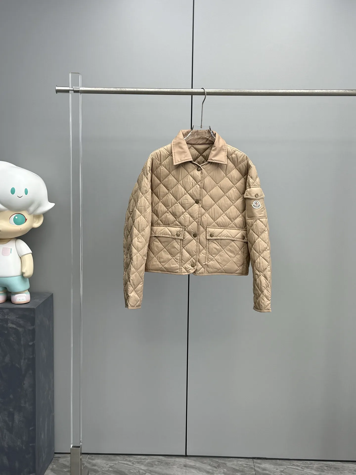 Moncler ダウンジャケット ベージュ 菱形キルティング