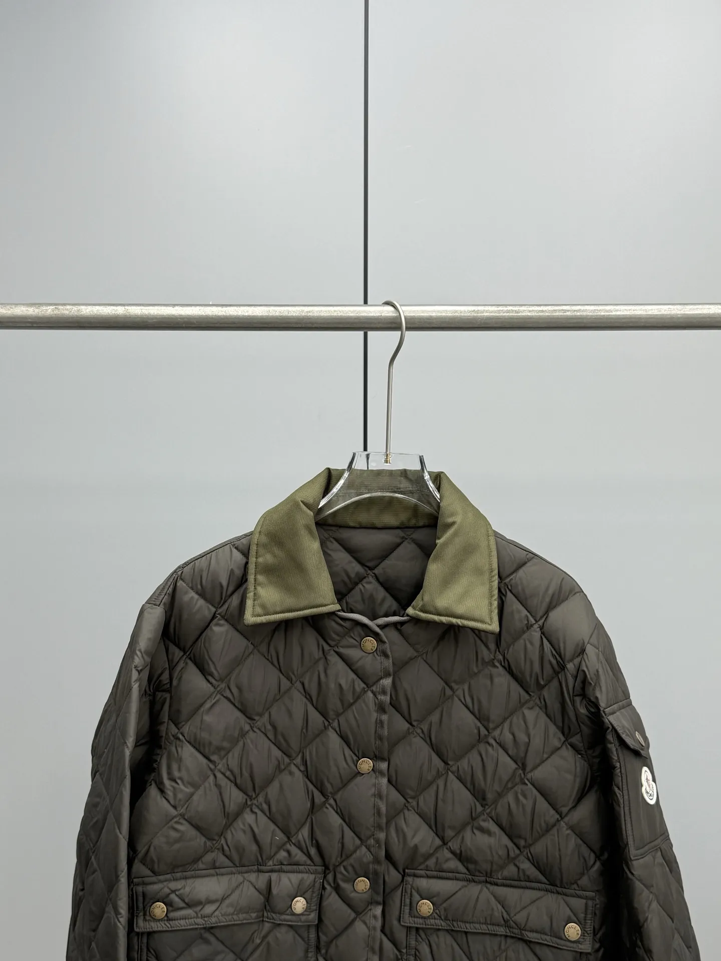 Moncler ダウンジャケット 黒 シャツスタイル - 画像 (3)