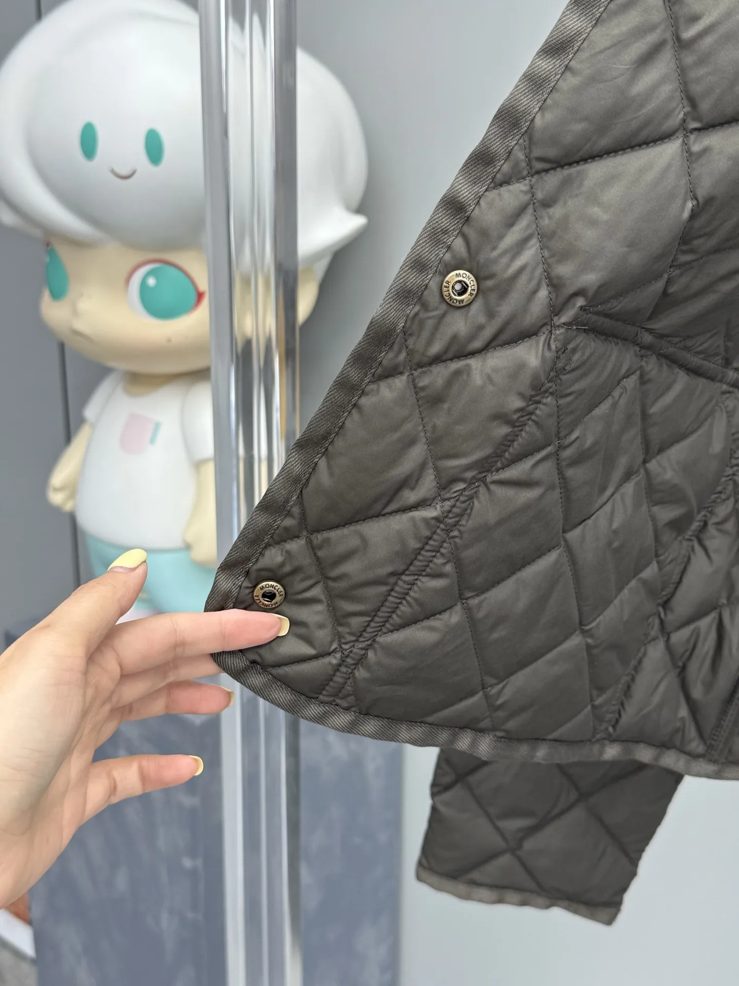 Moncler ダウンジャケット 黒 シャツスタイル - 画像 (8)