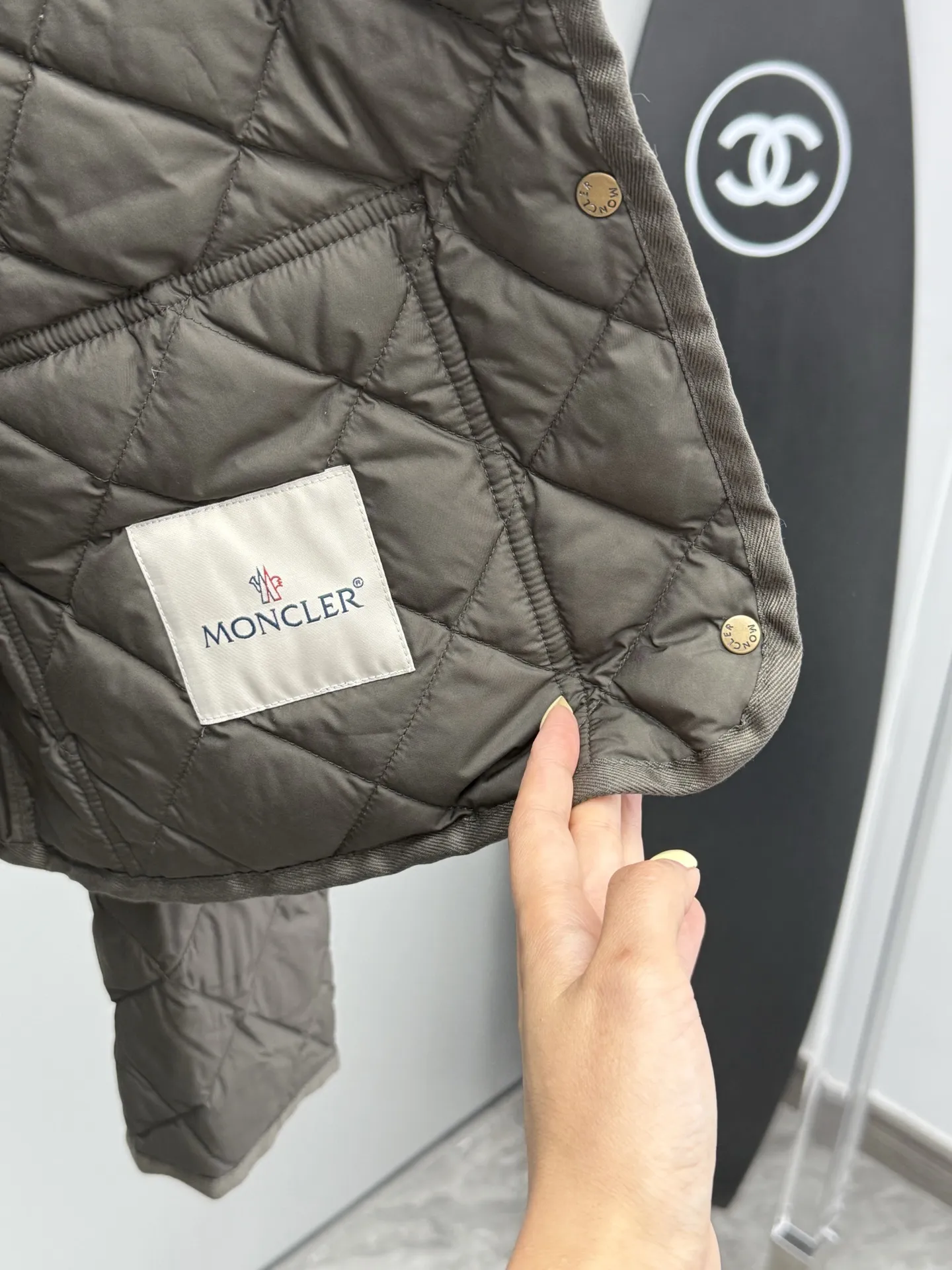 Moncler ダウンジャケット 黒 シャツスタイル - 画像 (9)