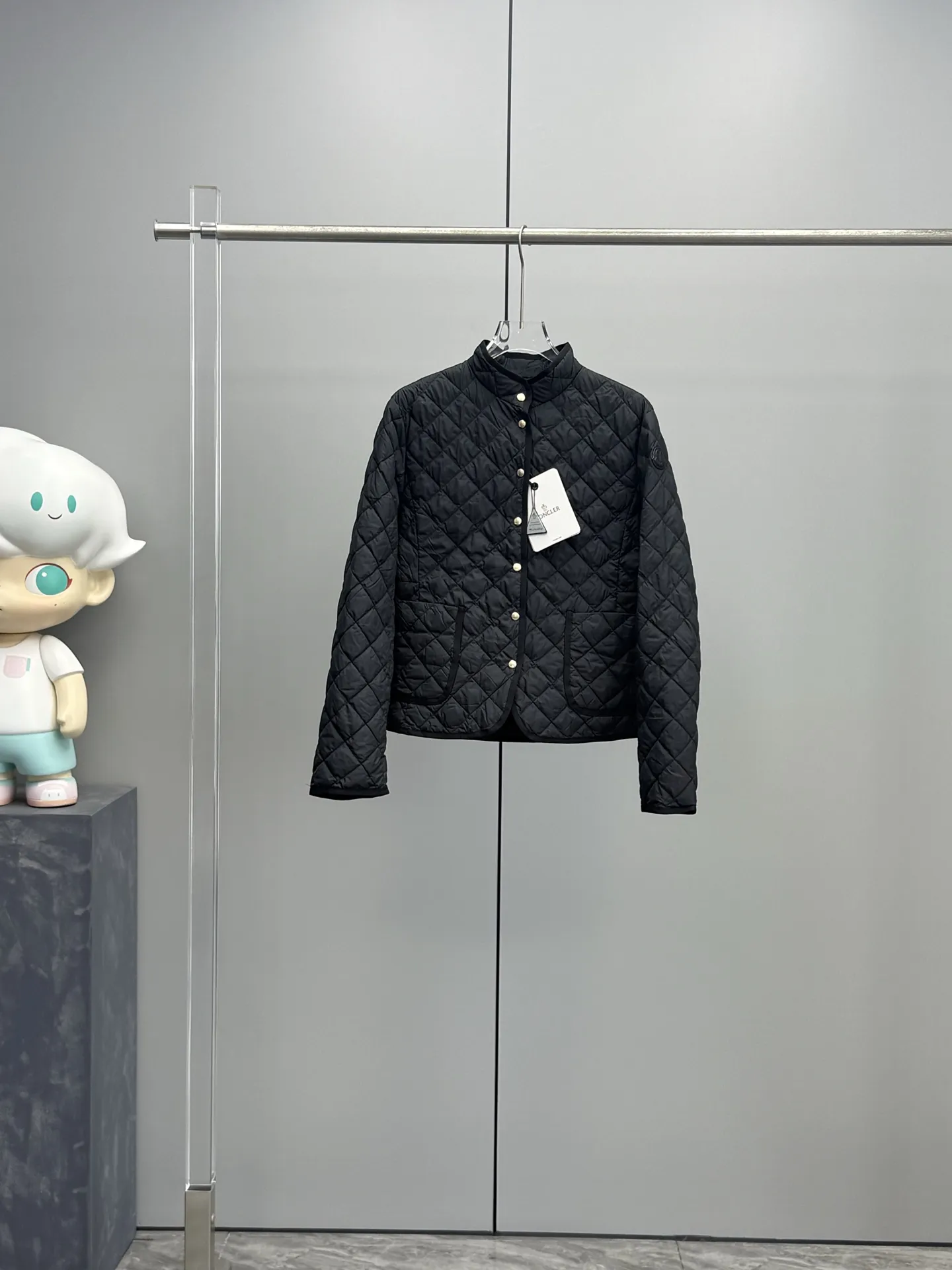 Moncler ひし形チェックショートダウンジャケットベージュ - 画像 (3)