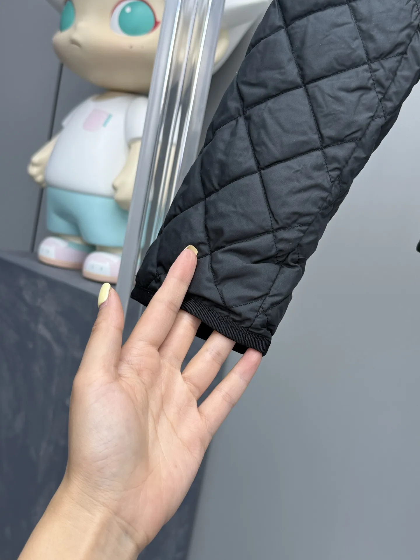 Moncler ひし形チェックショートダウンジャケットベージュ - 画像 (6)