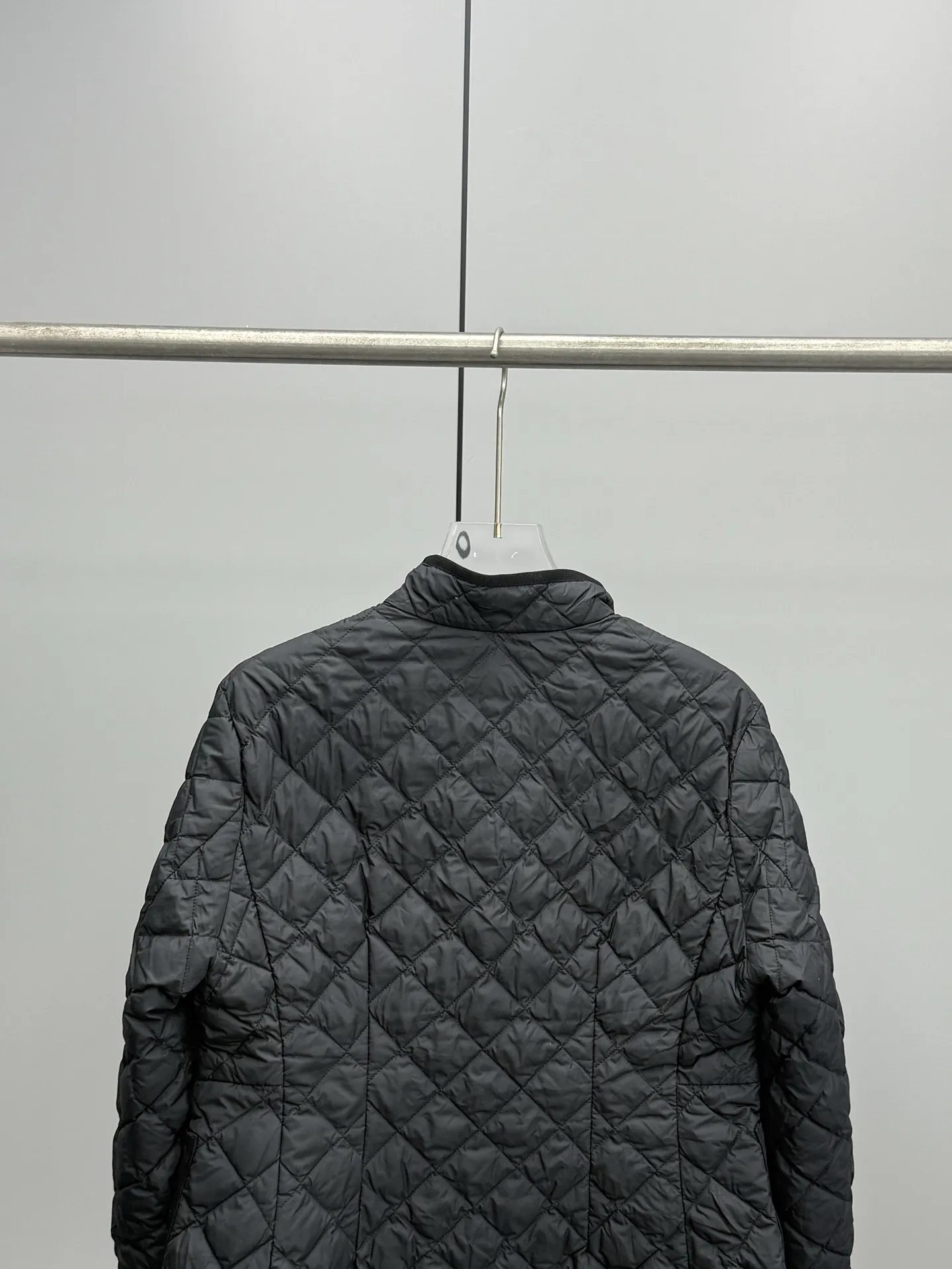 Moncler ひし形チェックショートダウンジャケットベージュ - 画像 (9)