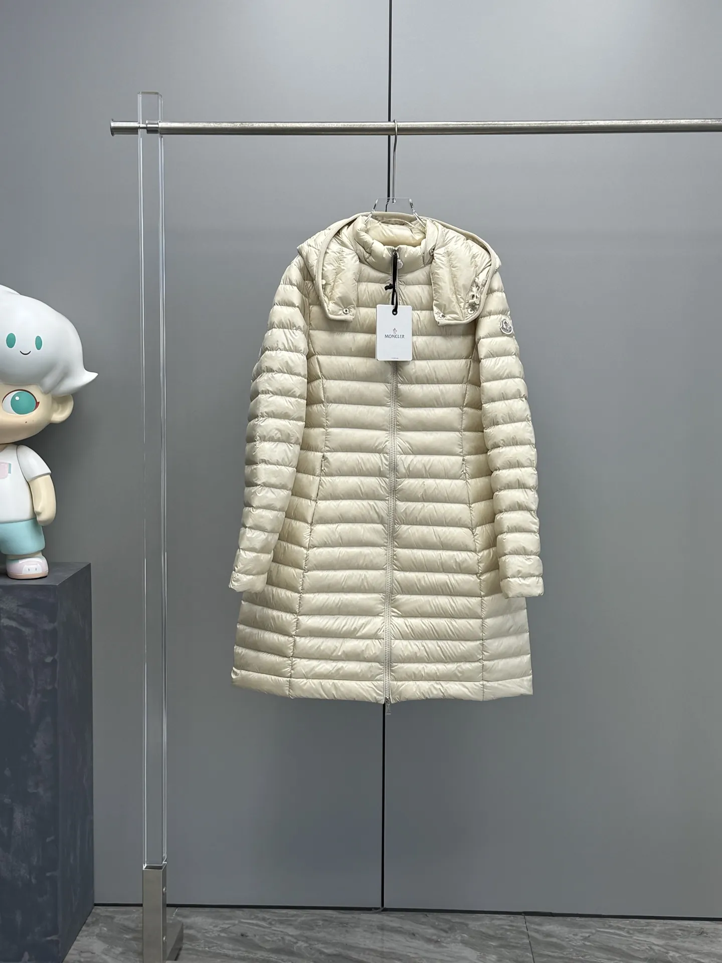 モンクレール IGELONG ダウンコート ブラック スリムフィット - 画像 (3)