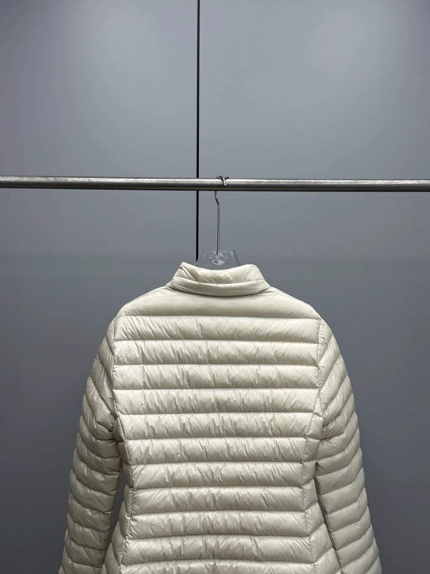 モンクレール IGELONG ダウンコート ブラック スリムフィット - 画像 (8)