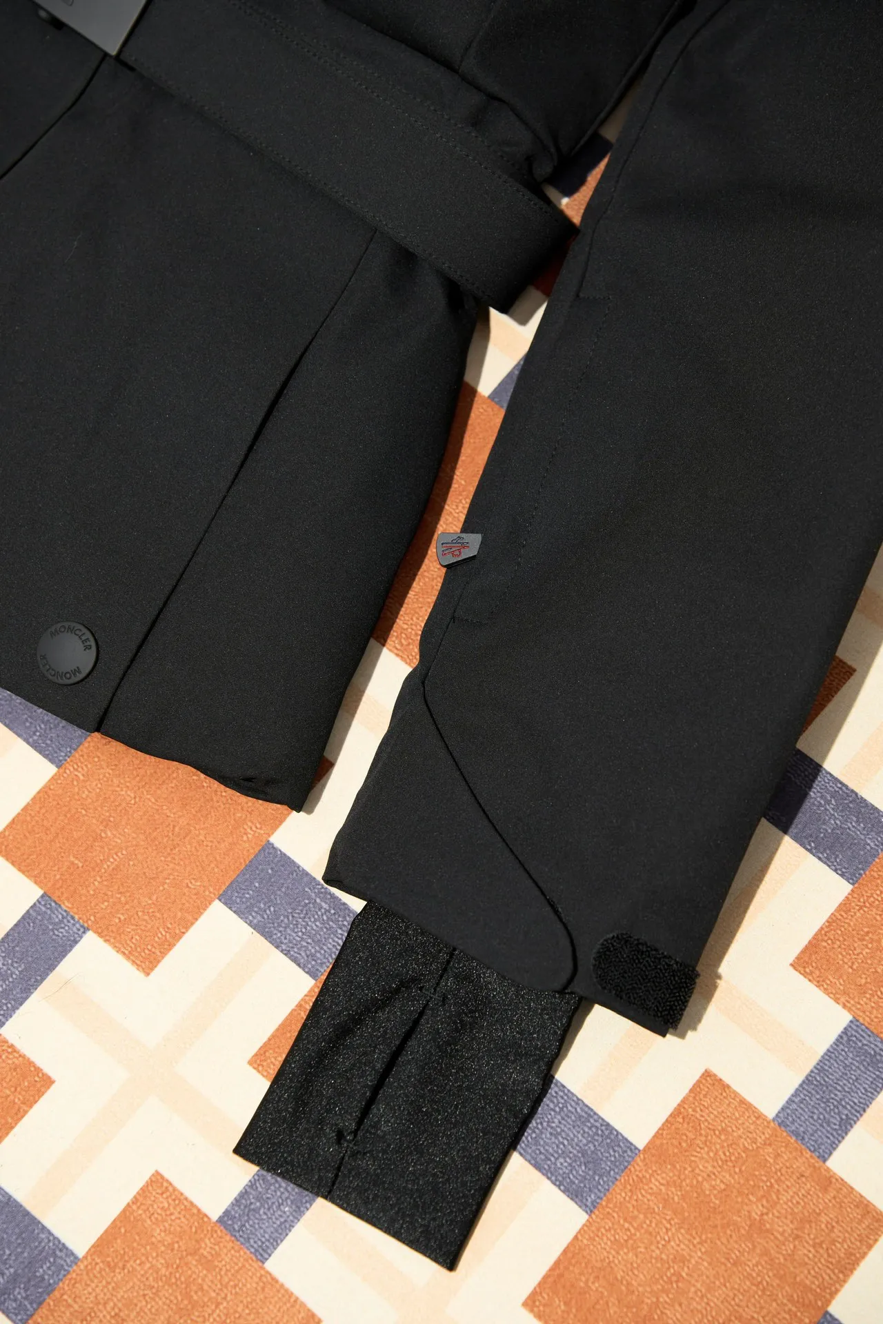 モンクレール グルノーブル レディース ダウンジャケット ブラック - 画像 (9)