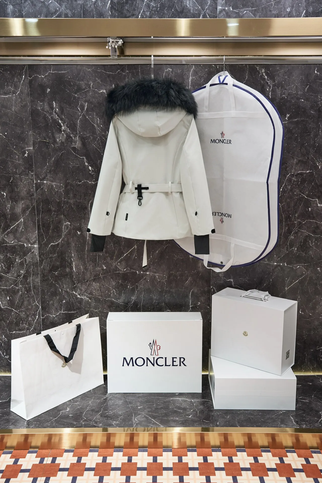 Moncler 白 スキーのダウンジャケット狐の毛糸 - 画像 (3)