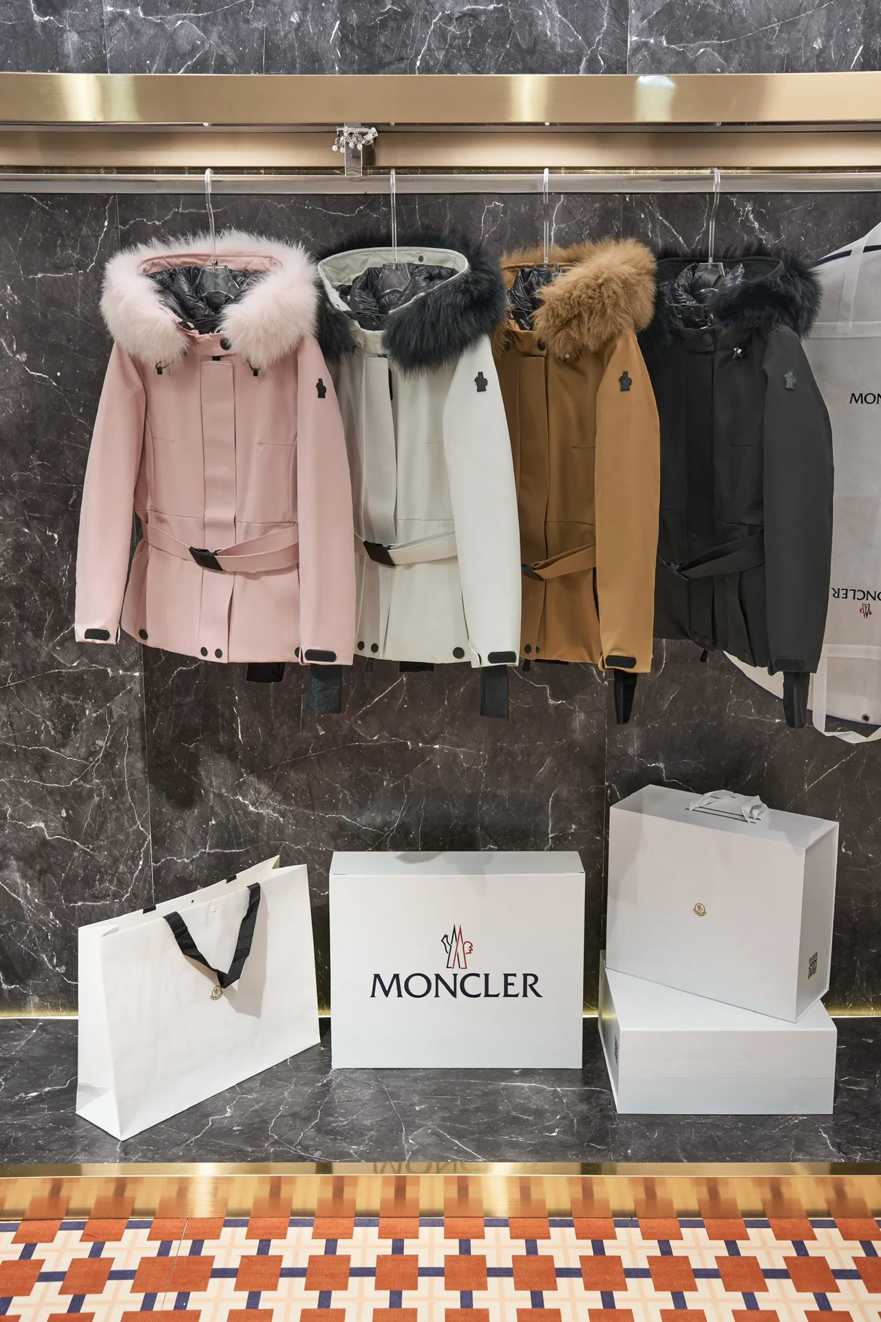 Moncler 白 スキーのダウンジャケット狐の毛糸 - 画像 (10)