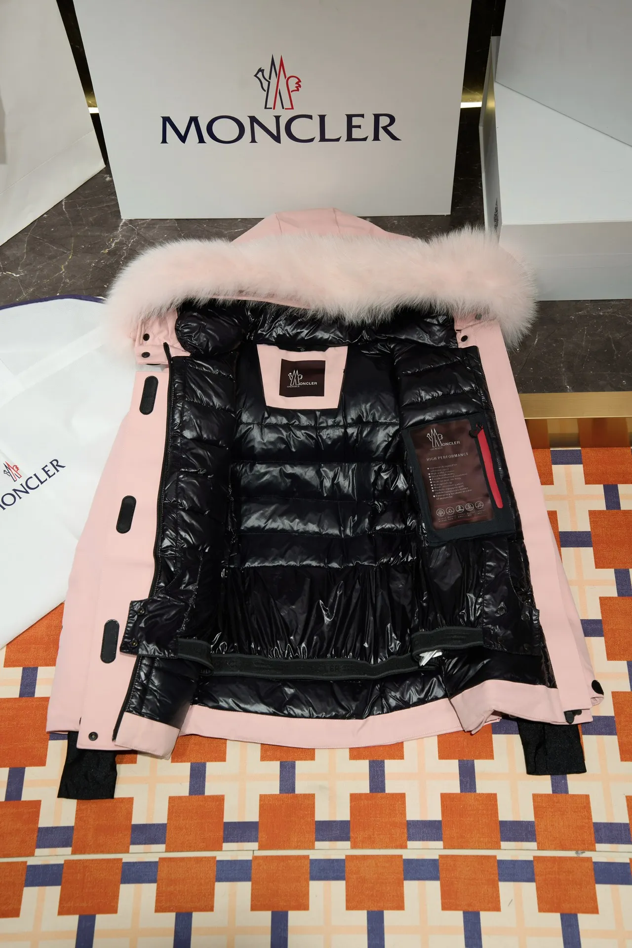 Moncler ピンク色スキーウェア ダウンジャケット - 画像 (10)