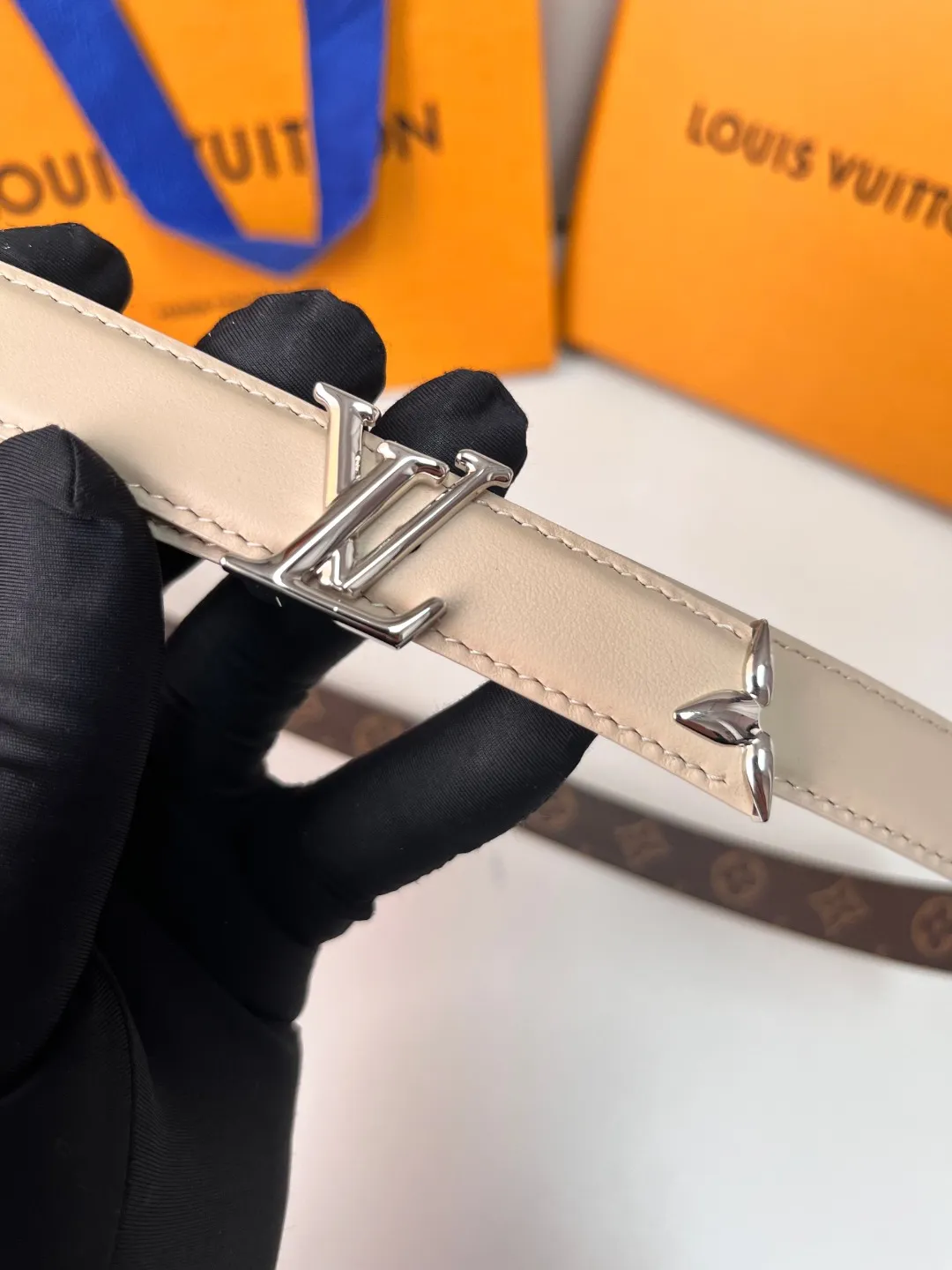 Louis Vuitton ベージュ レディースベルト - 画像 (3)