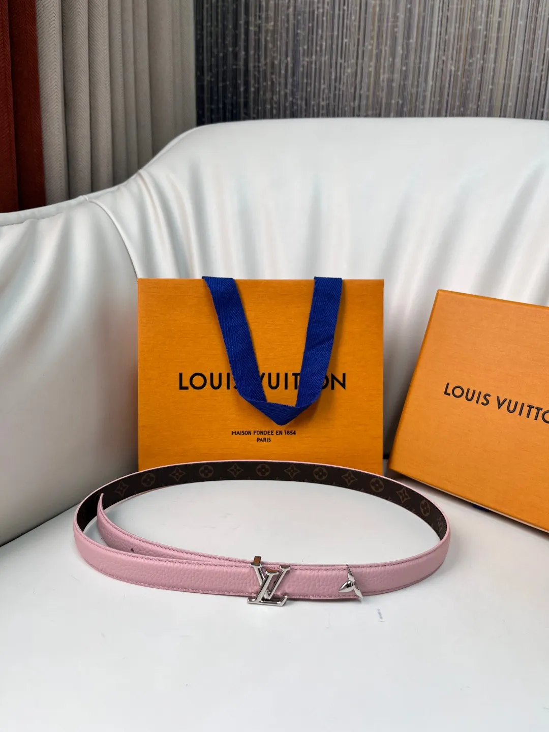 Louis Vuitton ピンク レディースベルト