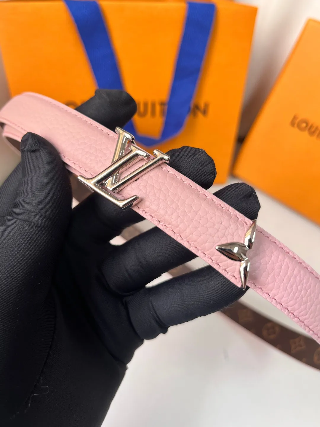 Louis Vuitton ピンク レディースベルト - 画像 (3)