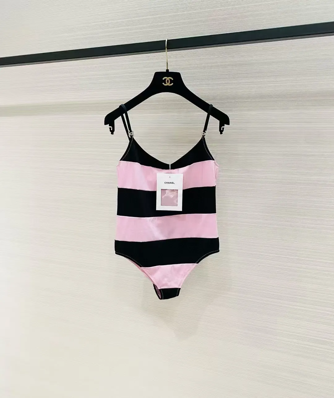 CHANELピンク黒ストライプワンピース水着