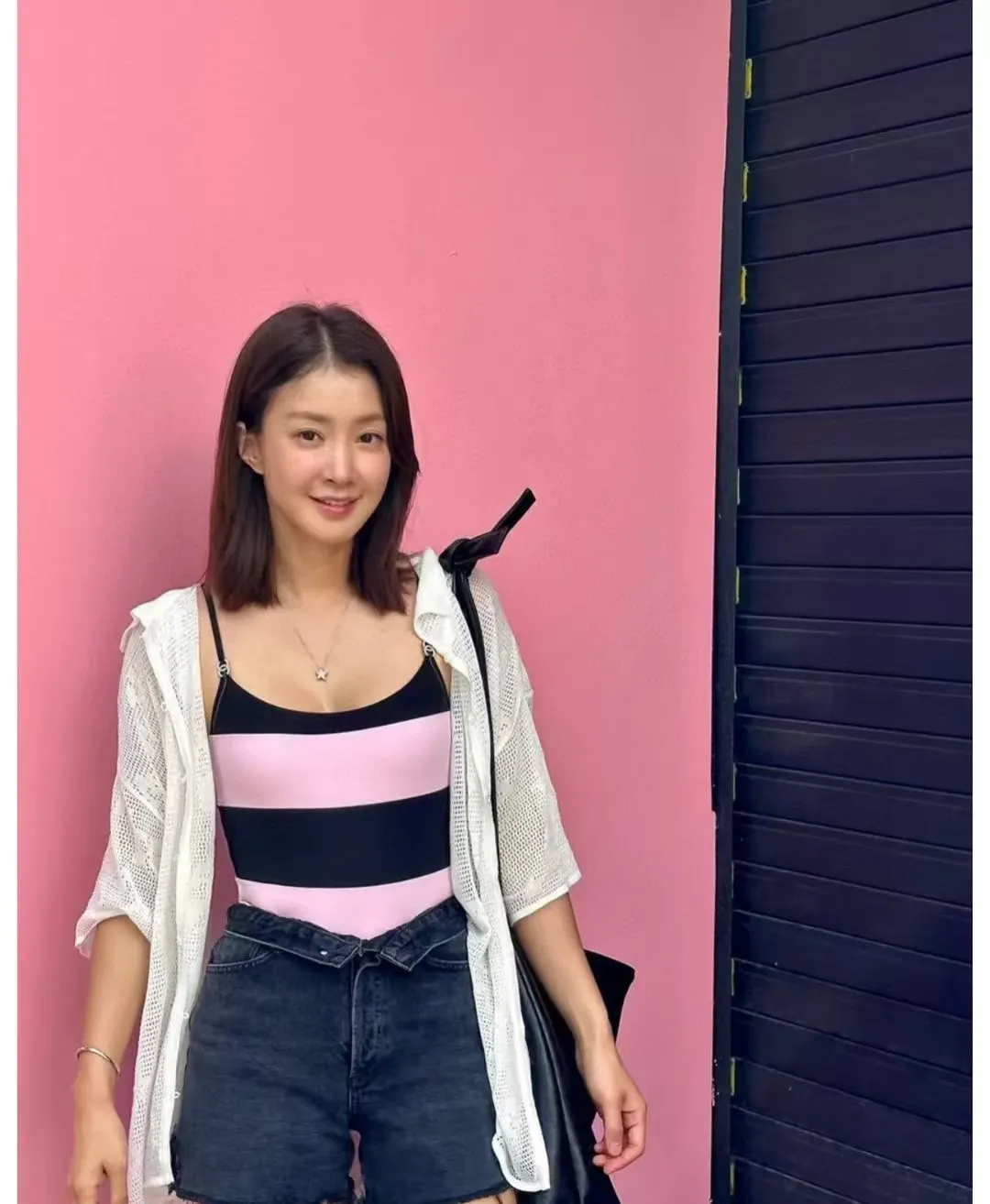 CHANELピンク黒ストライプワンピース水着 - 画像 (3)