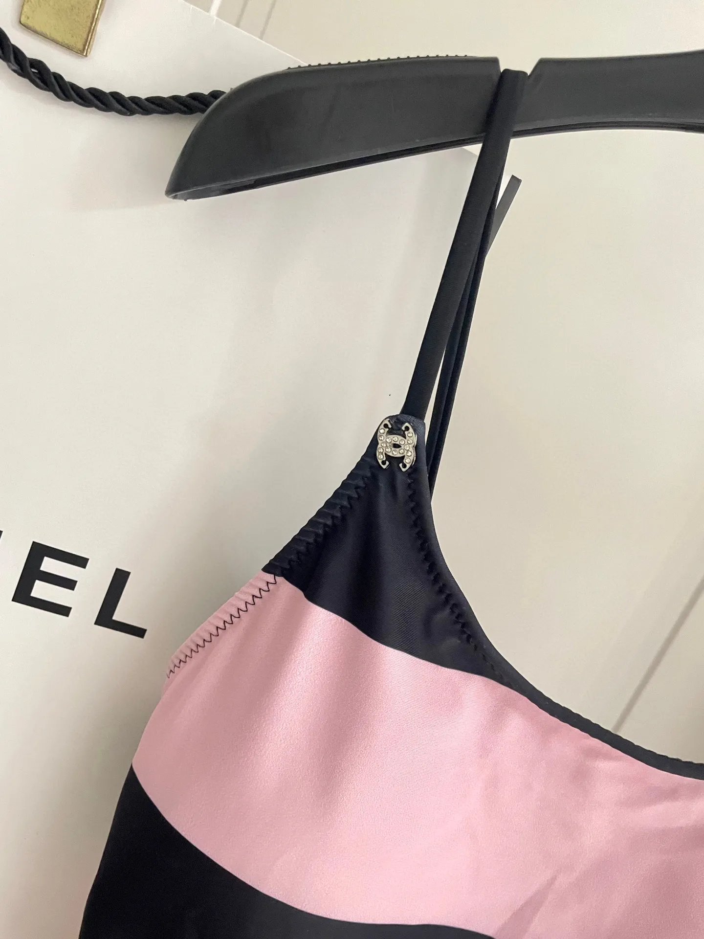 CHANELピンク黒ストライプワンピース水着 - 画像 (7)