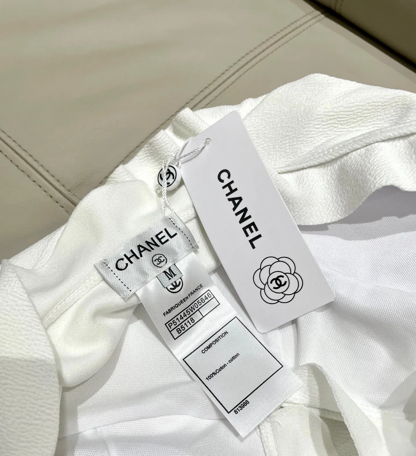 CHANEL 白いフリル付きスイムドレス - 画像 (9)