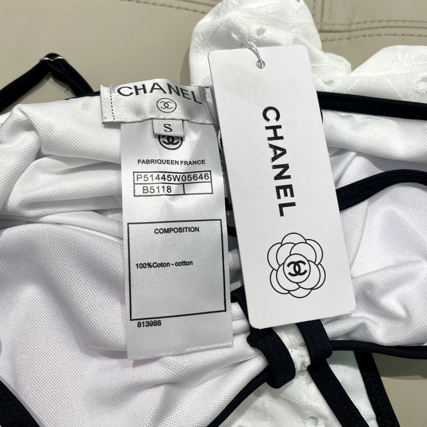 CHANEL ホワイトレースワンピース水着 - 画像 (11)