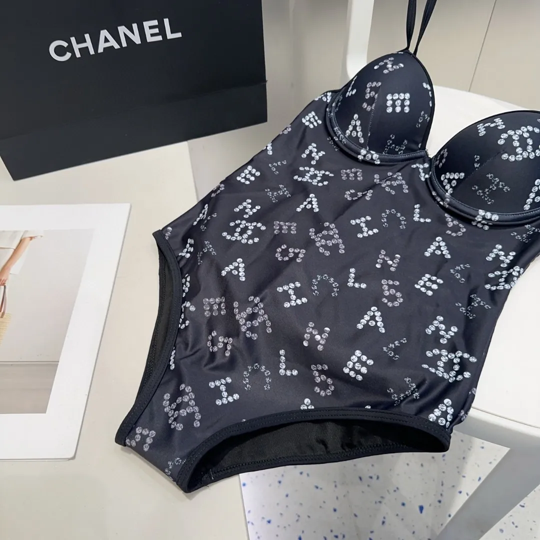 CHANEL ブラック ロゴ柄 ワンピース水着 - 画像 (4)
