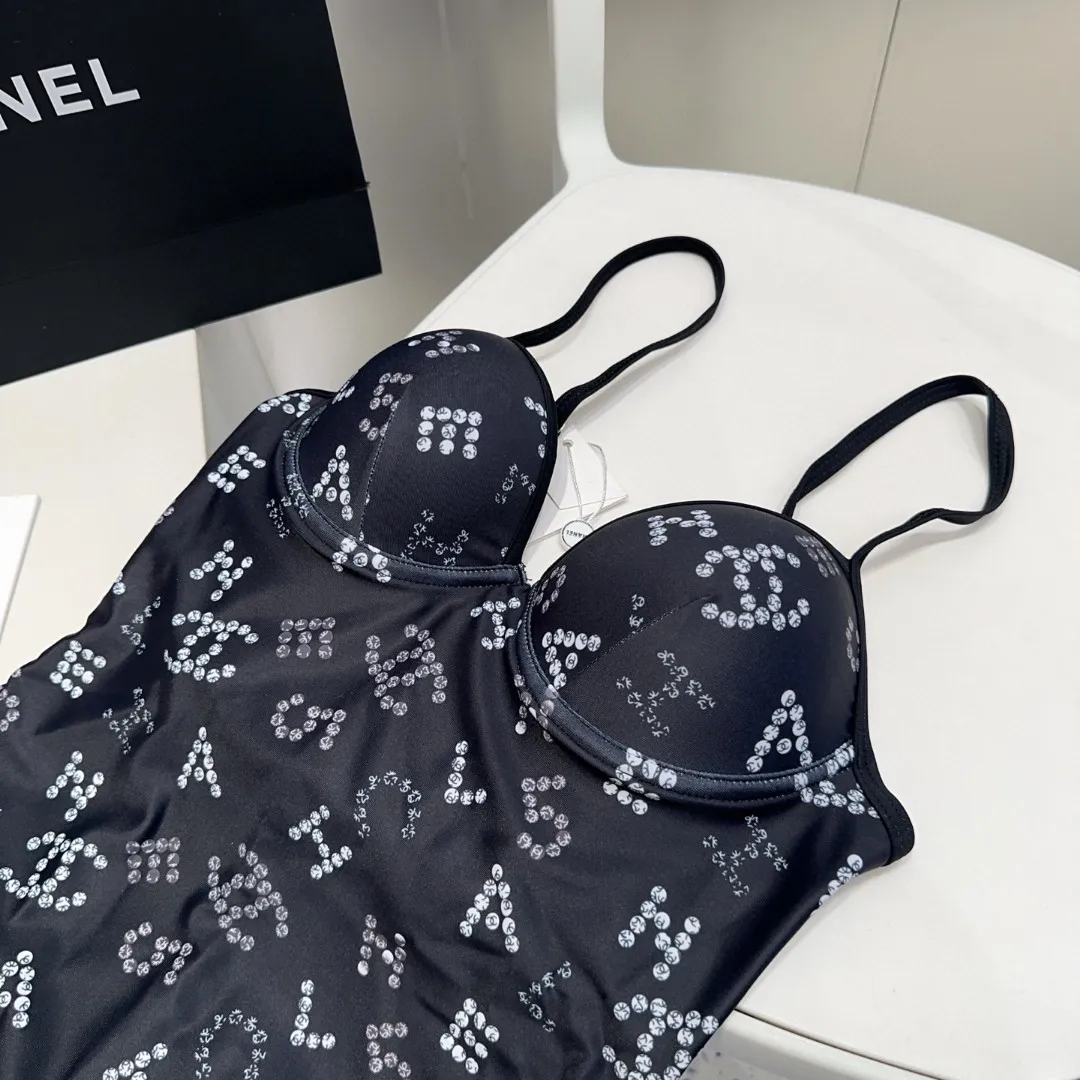 CHANEL ブラック ロゴ柄 ワンピース水着 - 画像 (7)