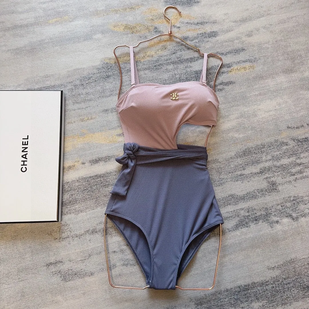 CHANEL ピンクとグレーのワンピース水着