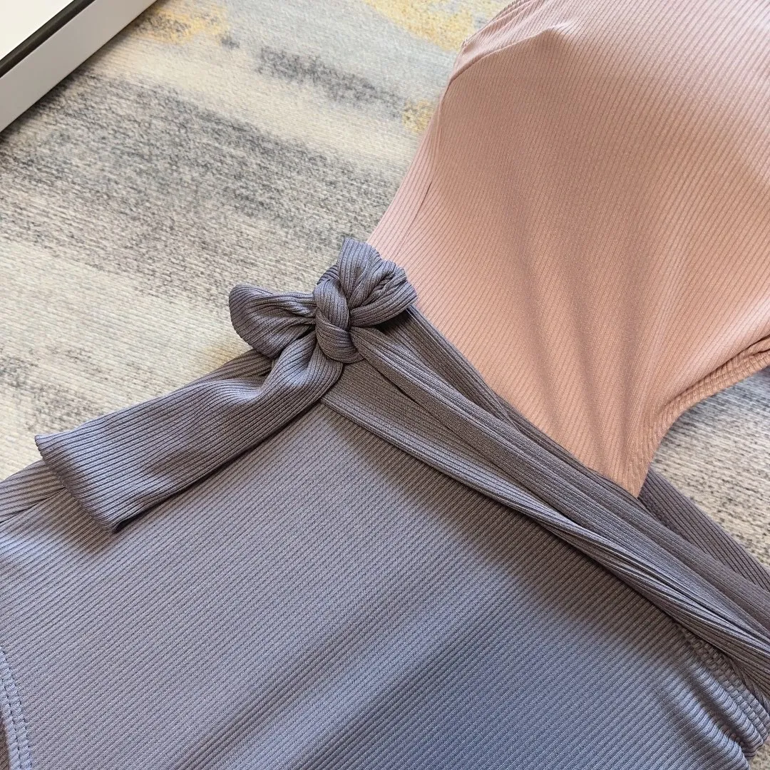 CHANEL ピンクとグレーのワンピース水着 - 画像 (6)