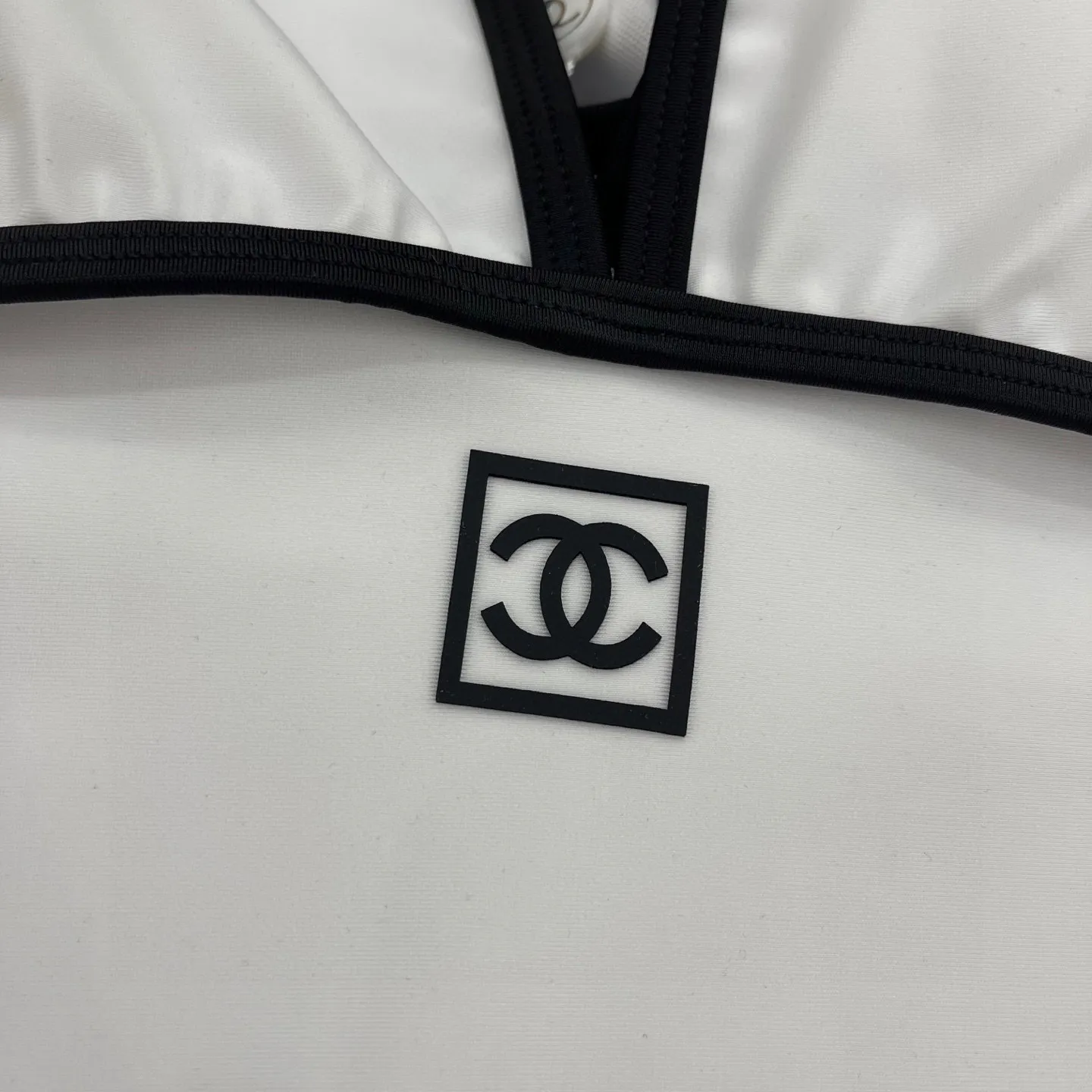 Chanel 25ss ワンピース水着 ホワイト Vネック - 画像 (7)