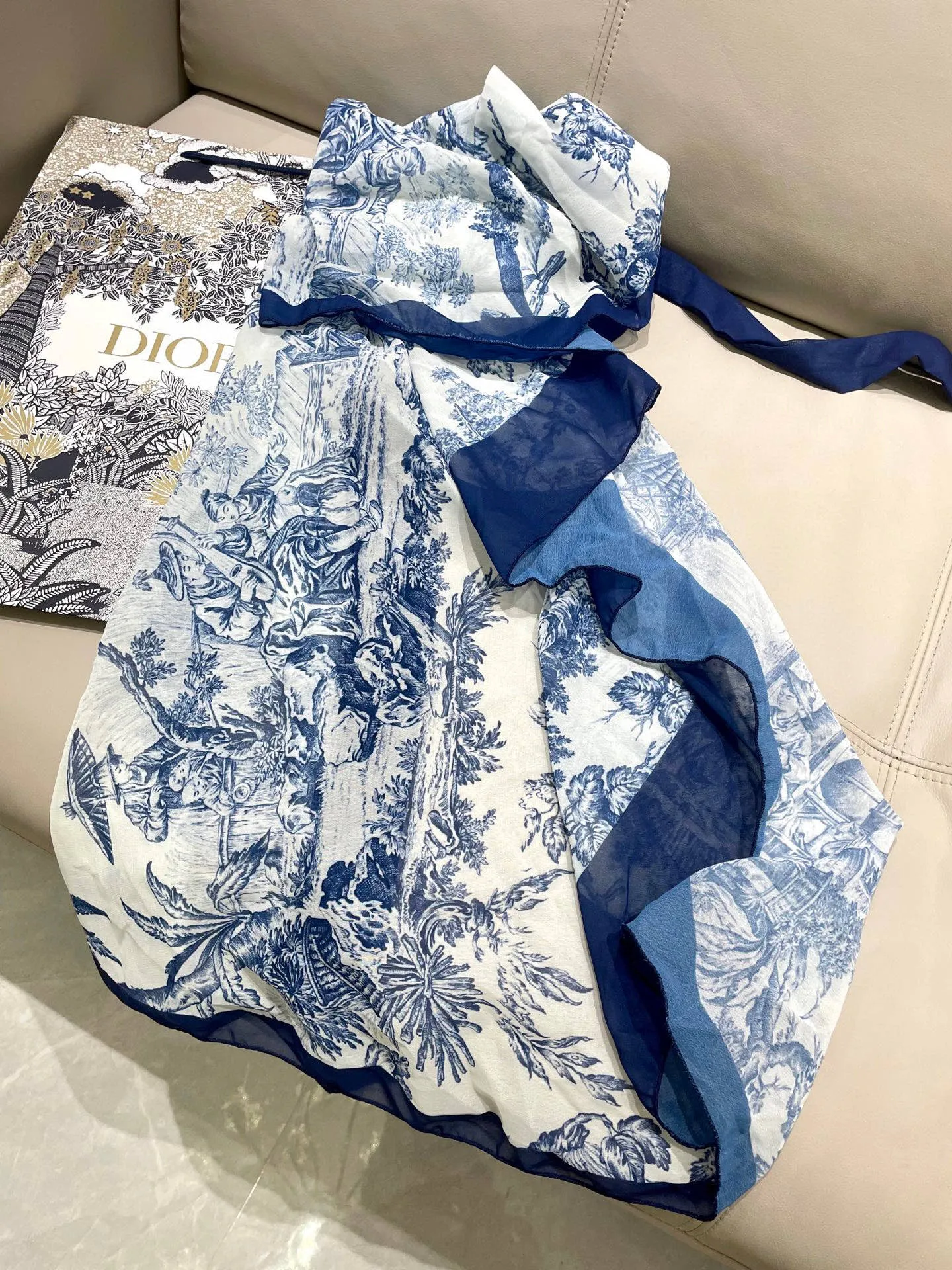 Christian Dior ブルー花柄2ピース水着 - 画像 (12)