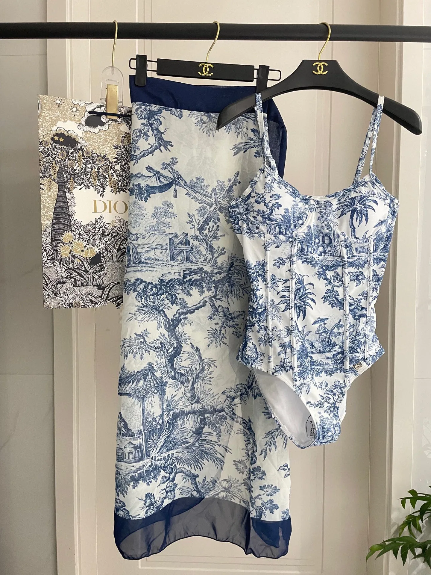 Christian Dior ブルー花柄2ピース水着 - 画像 (9)