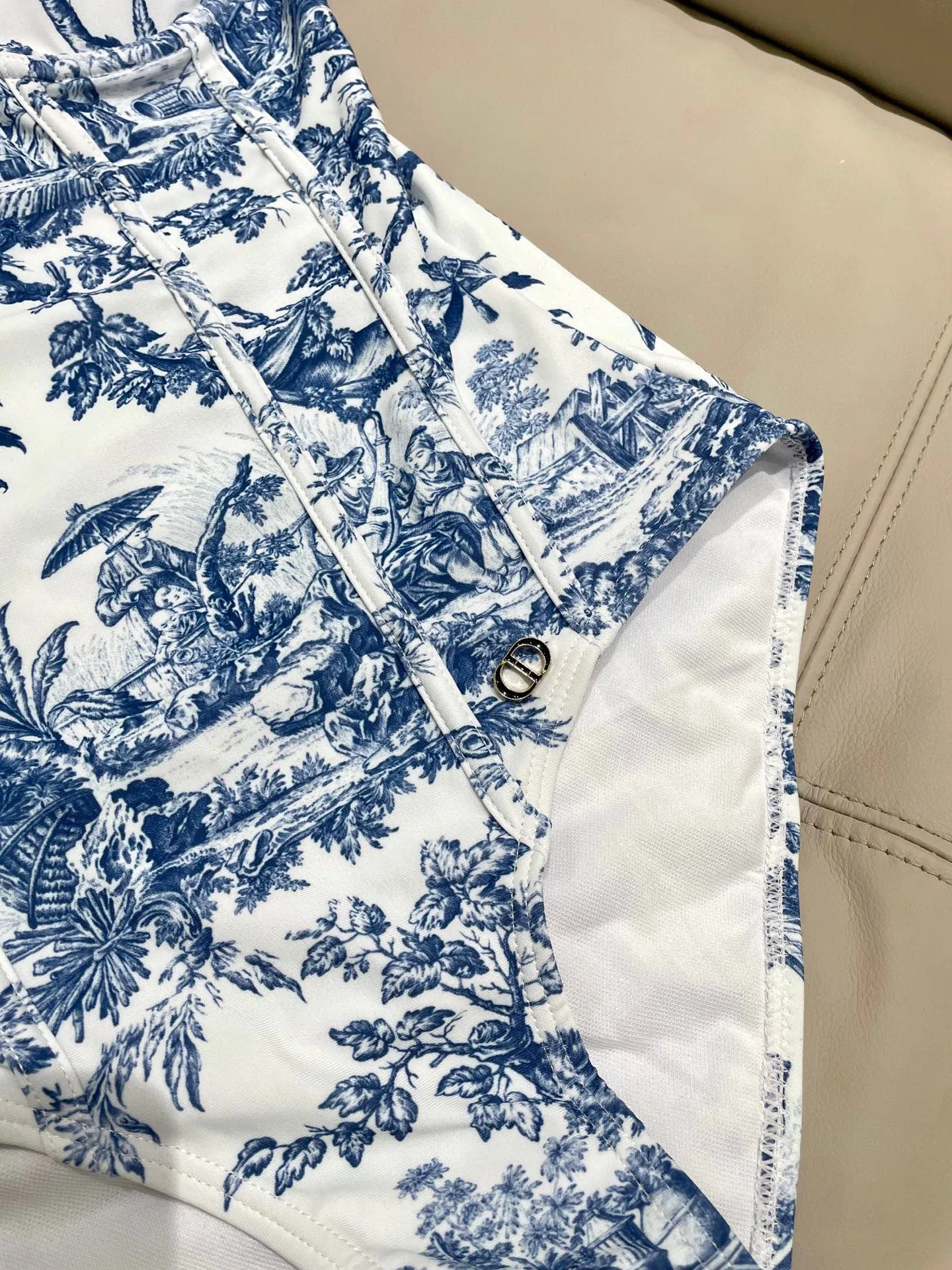 Christian Dior ブルー花柄2ピース水着 - 画像 (10)